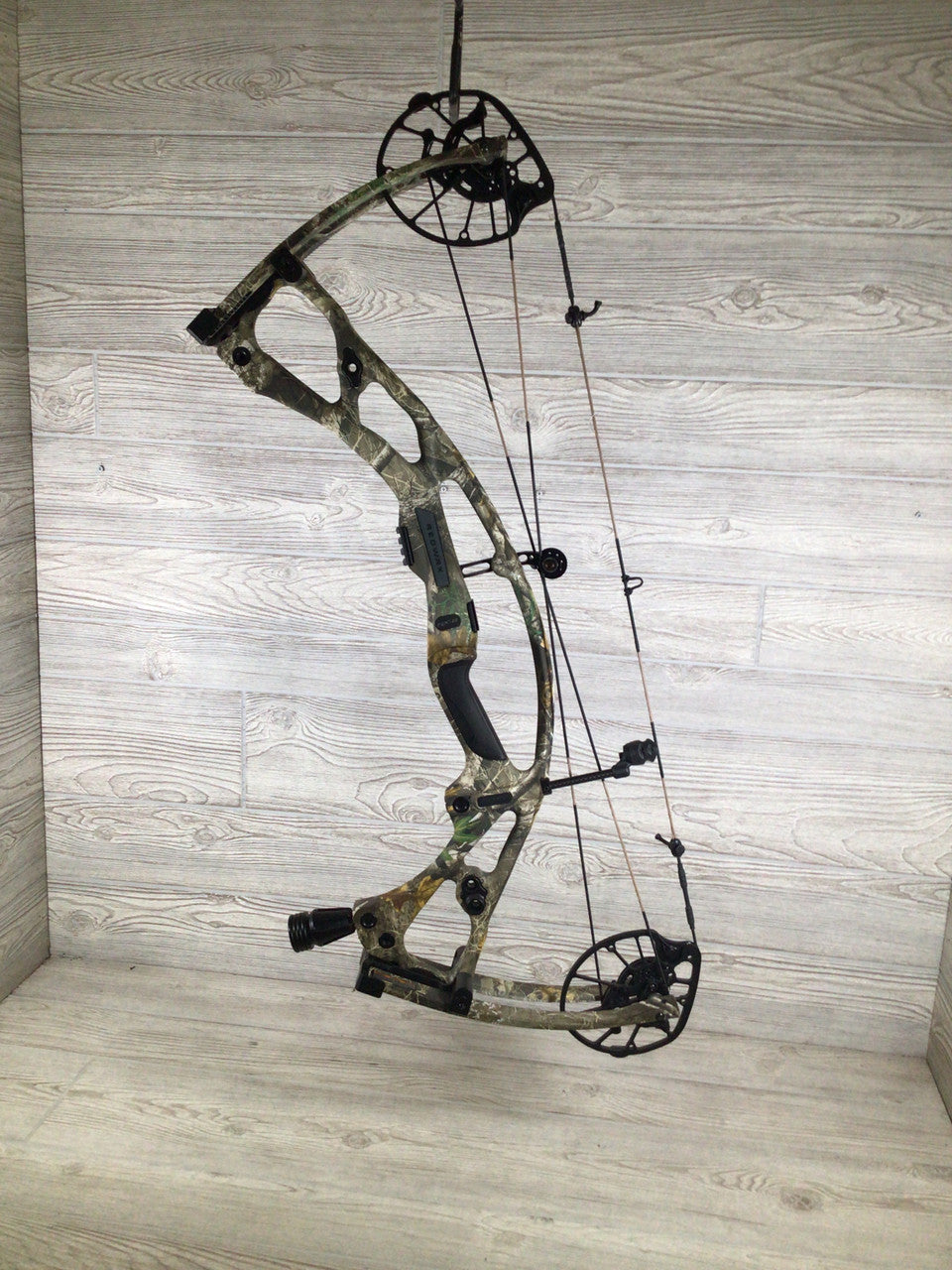Hoyt RX-8 RH Realtree Edge 70lbs 25-30"