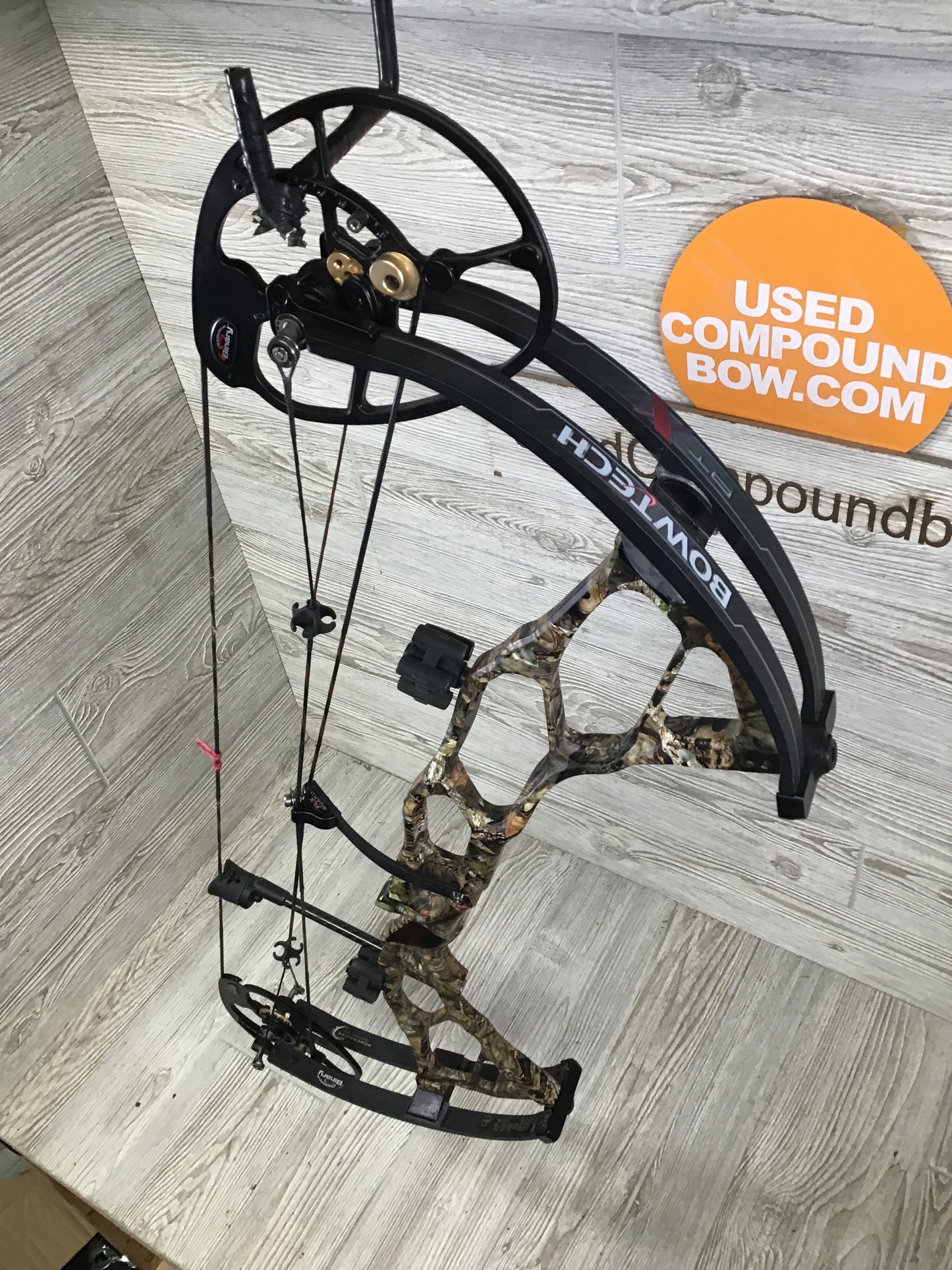 Used Bowtech BTX 31 Right Handed 60-70# Camo