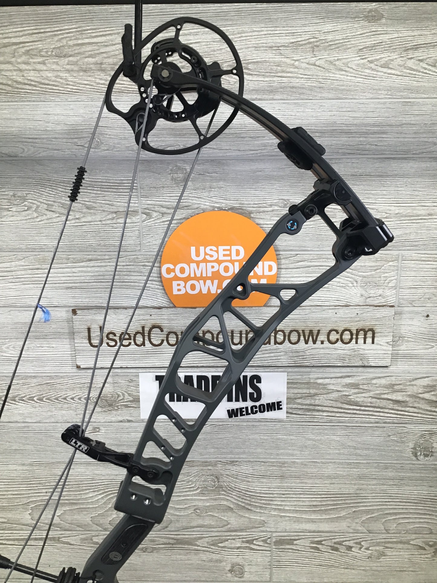 Elite Kairos Slate Gray 60-70# Right Handed Bow