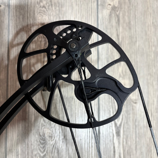 Hoyt Kobalt RH Black Bow 45#