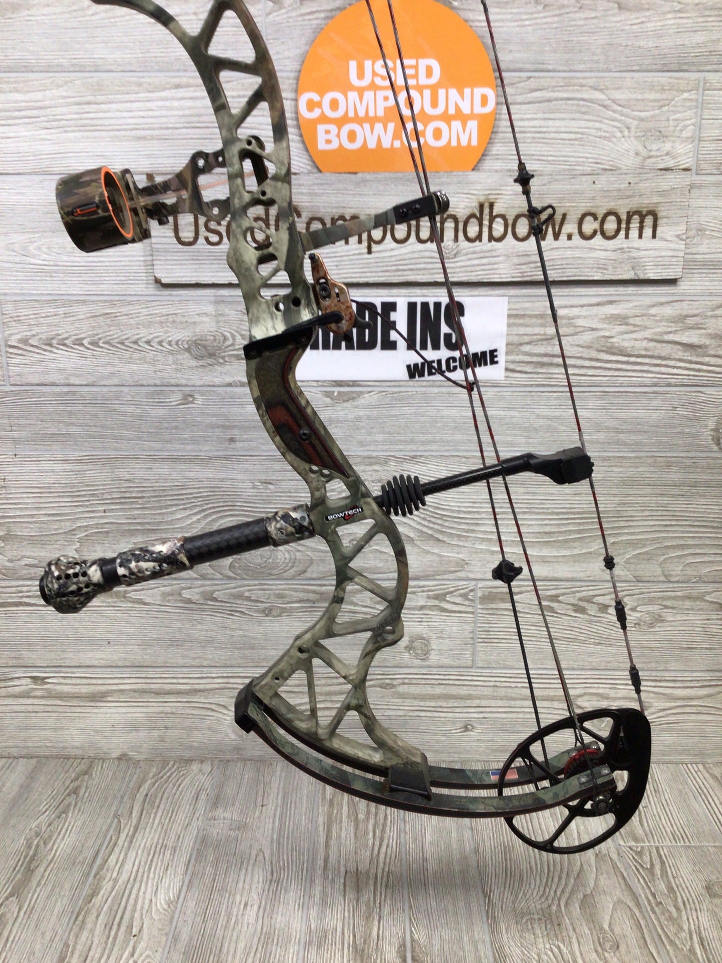 Used Bowtech Invasion 60-70# Right Handed Package