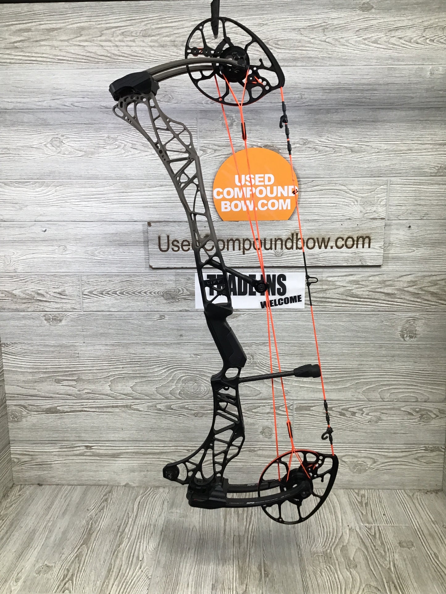 Mathews Lift 29.5 Granite fade to Black RH 28.5/70