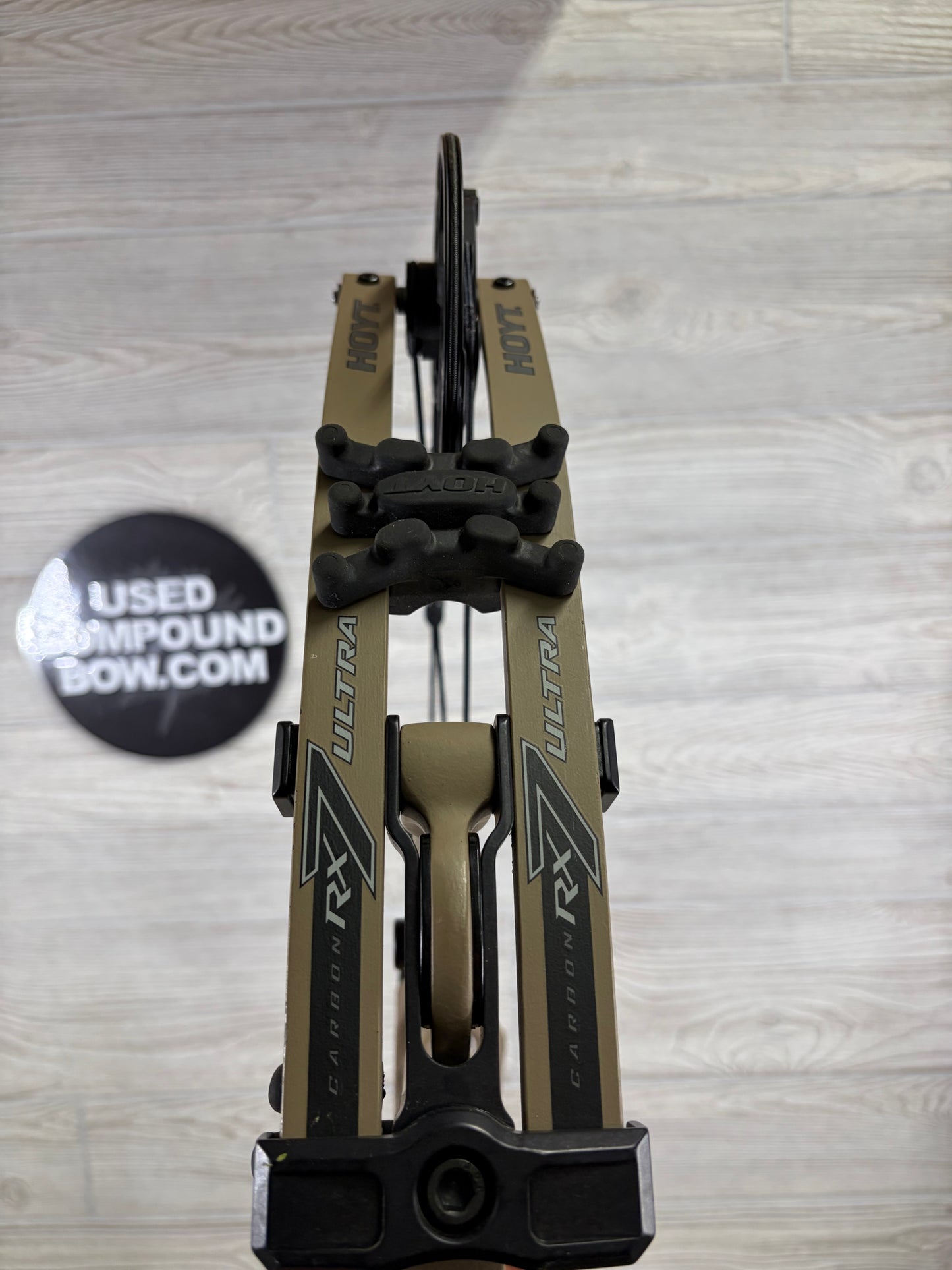 Used Hoyt RX-7 Ultra Right Hand Buckskin 60-70# 27-32"