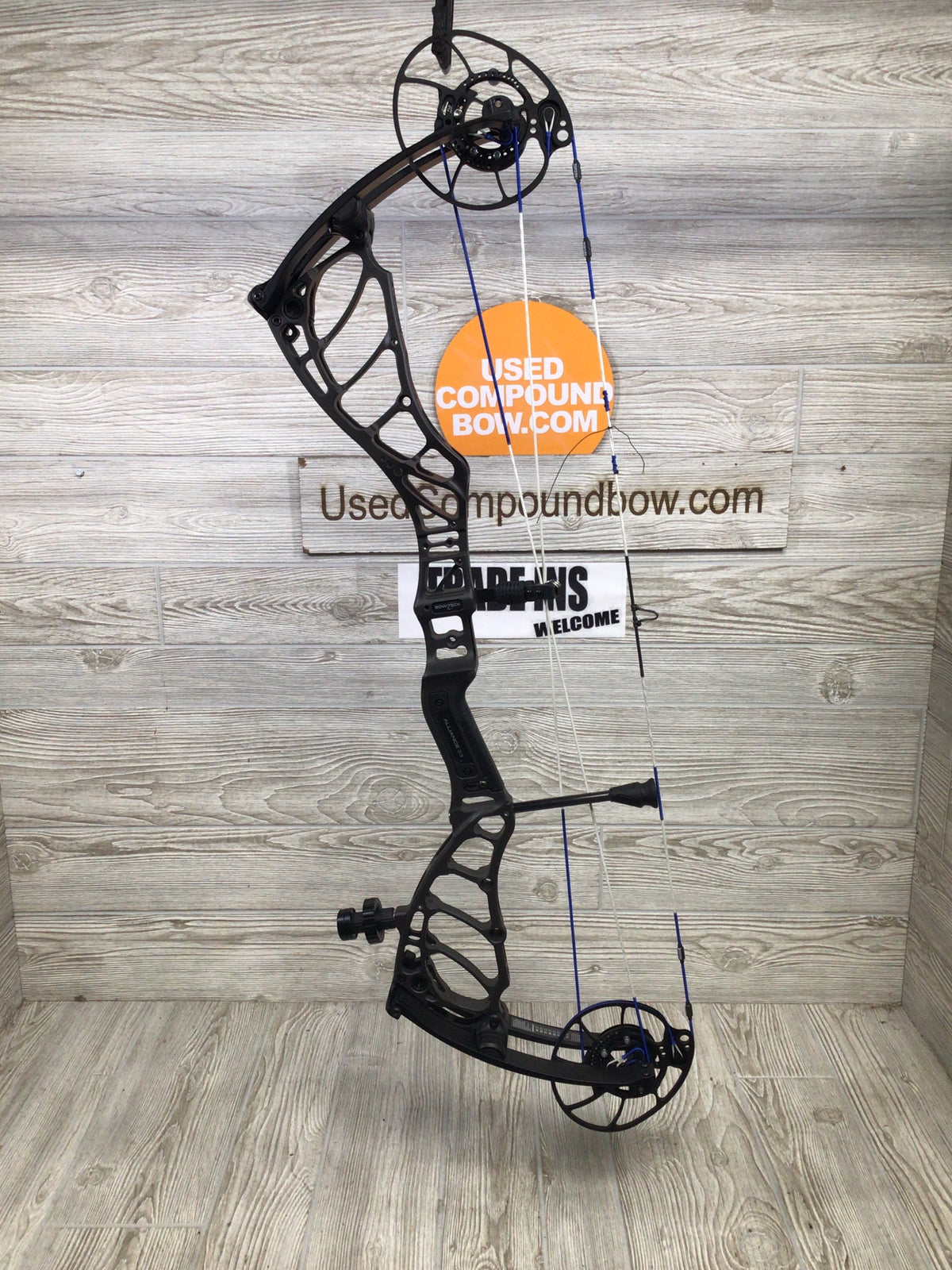 Used Bowtech Alliance 33 Right Handed 60-70# Stealth Grey