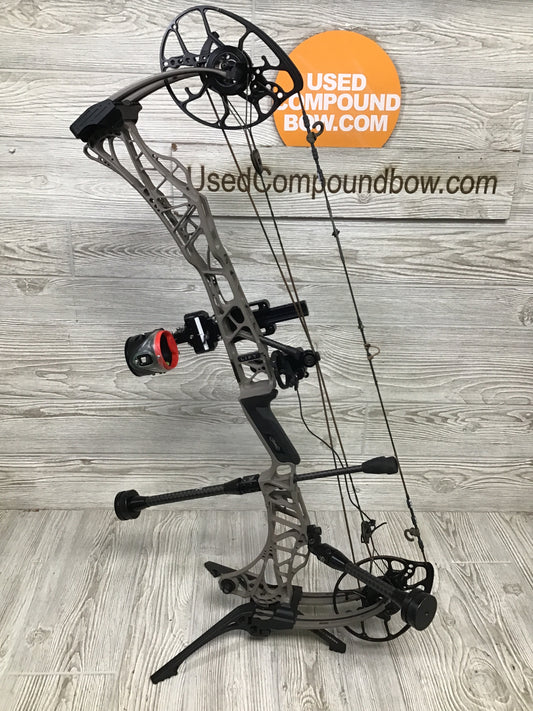 Mathews Lift 29.5 Right Handed Granite Bow Package