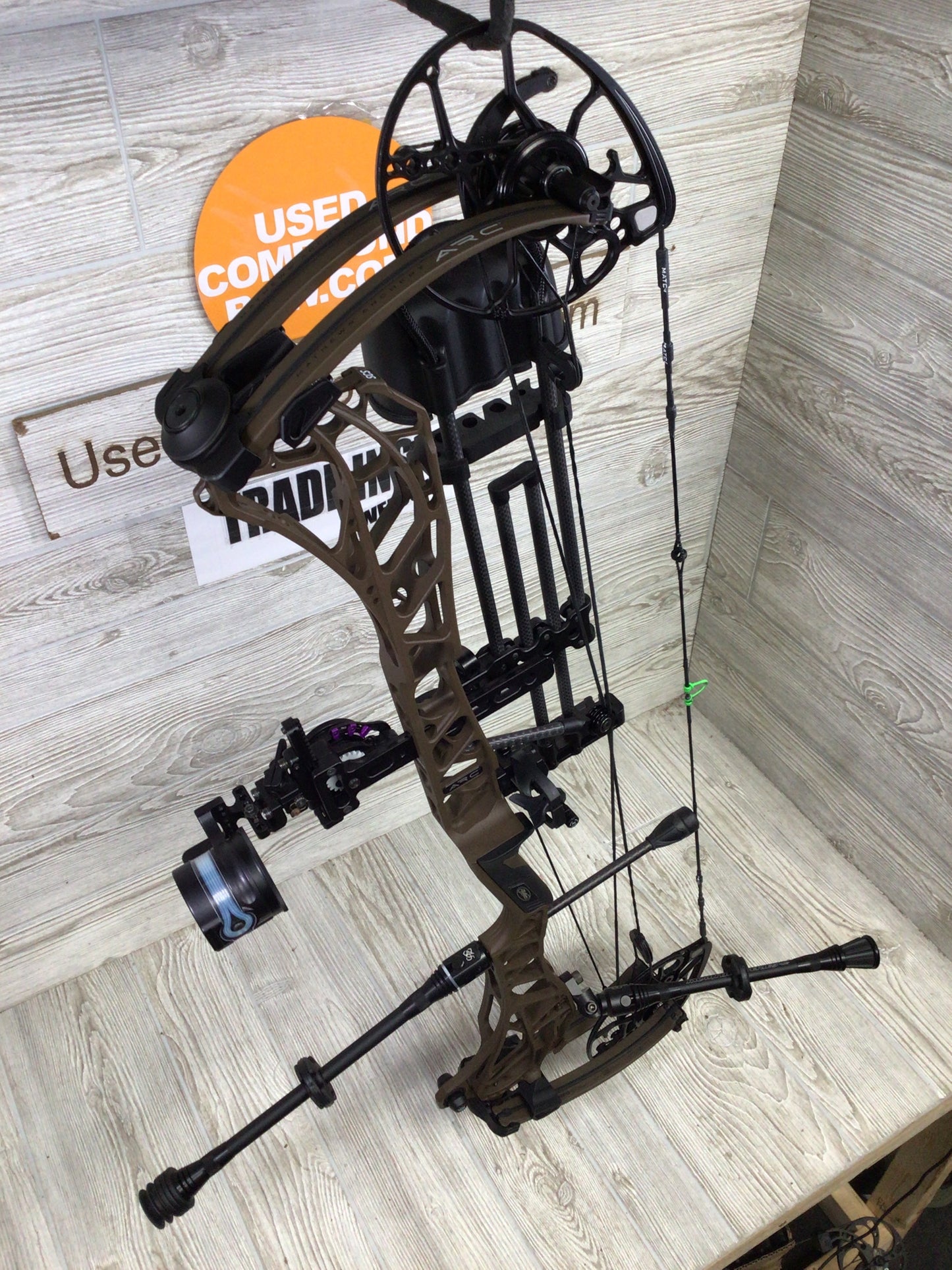 Used Mathews ARC 34 Right Handed Kodiak 29"/75# LOADED PACKAGE