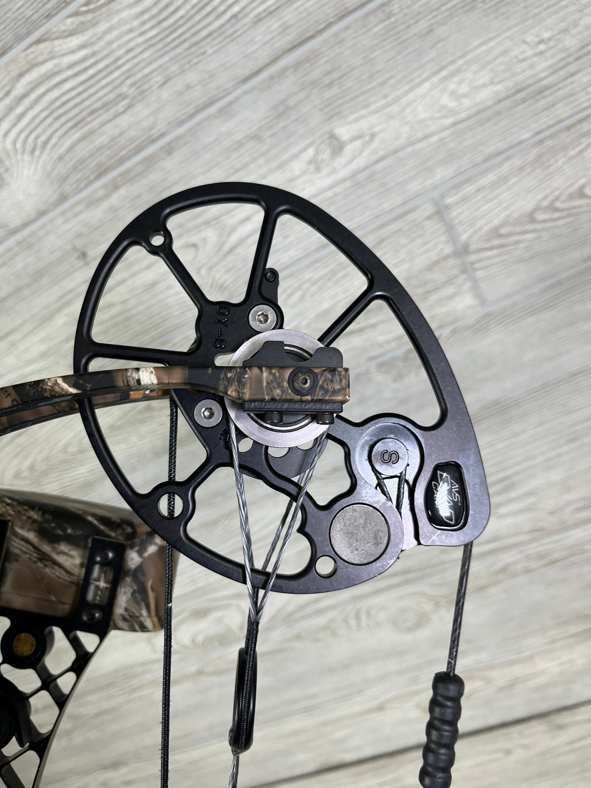 Used Mathews Chill R Lost Camo RH Package