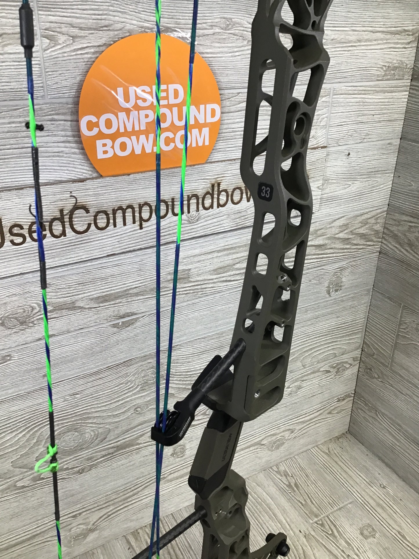 Used Mathews Phase 4 33 Green Ambush