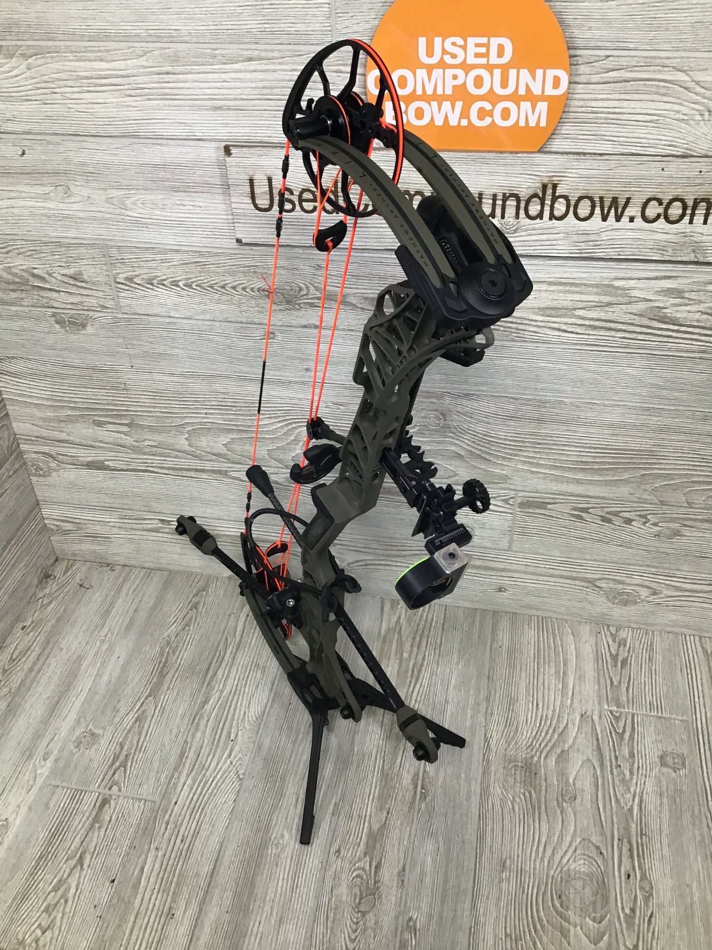Used Mathews Lift 29.5 Green Ambush Left Handed 30/60# Package