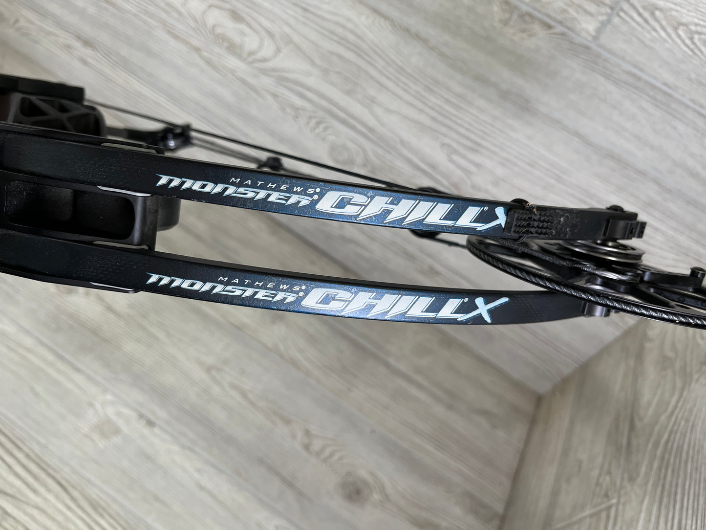 Mathews Chill X Black RH Package 70# MAX