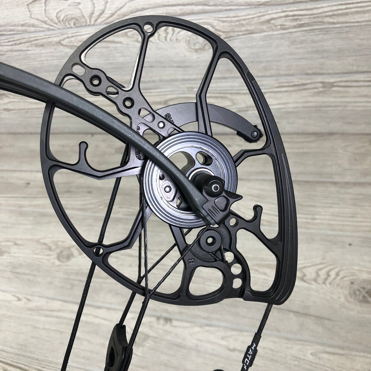 Used Mathews Lift X 33 Shale Right Hand with ultra view grip