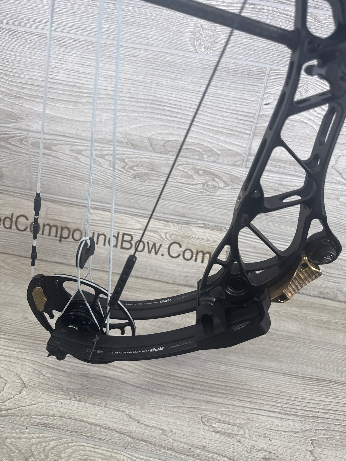 Used Mathews Title 38 (Gen 1) Blackout super clean