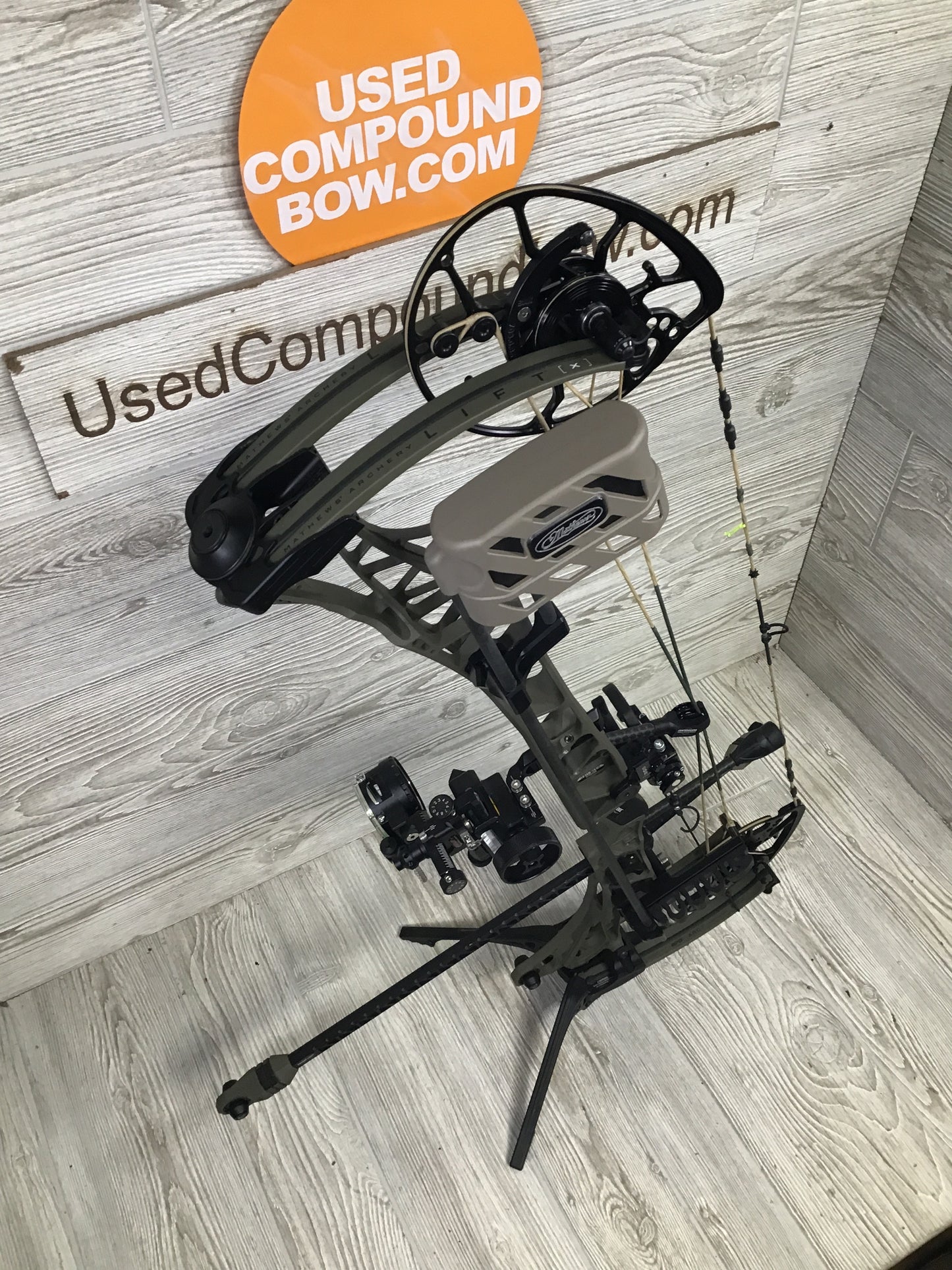 Used Mathews LIFT X 29.5 Left Hand Green Ambush LOADED package