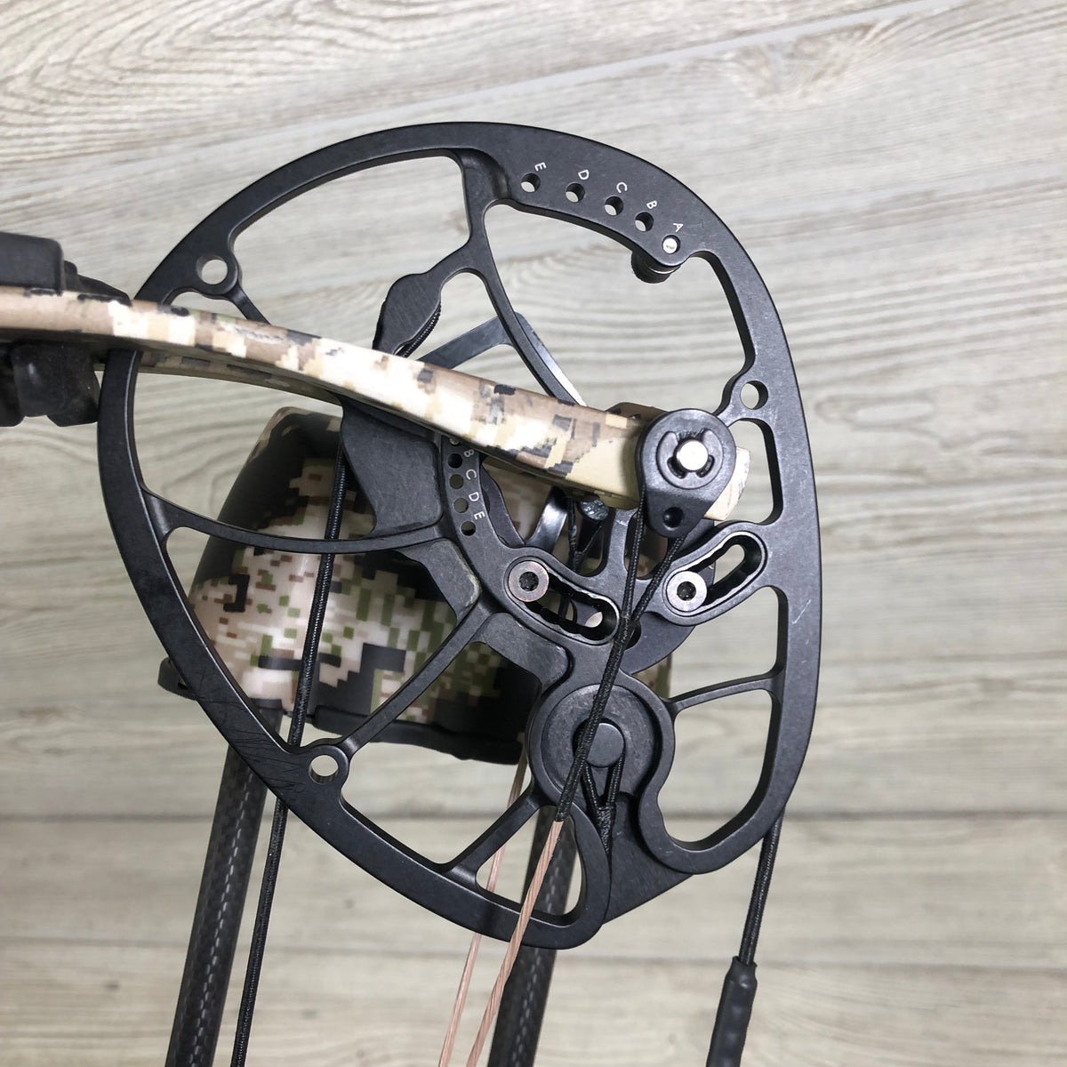 Hoyt Carbon RX-1  60-70# 29-31" draw Subalpine package
