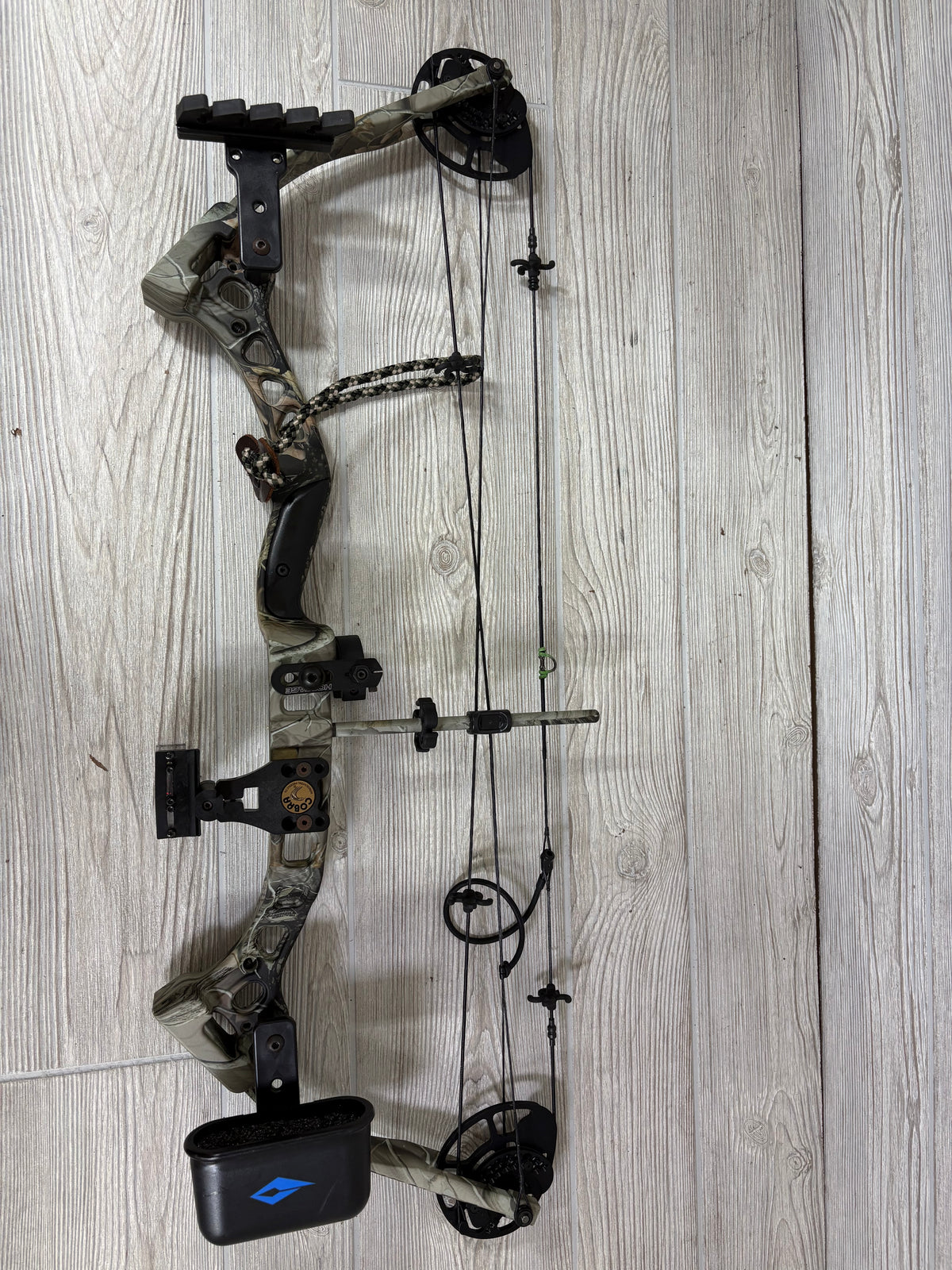 Diamond Razor Edge Bow RH Package