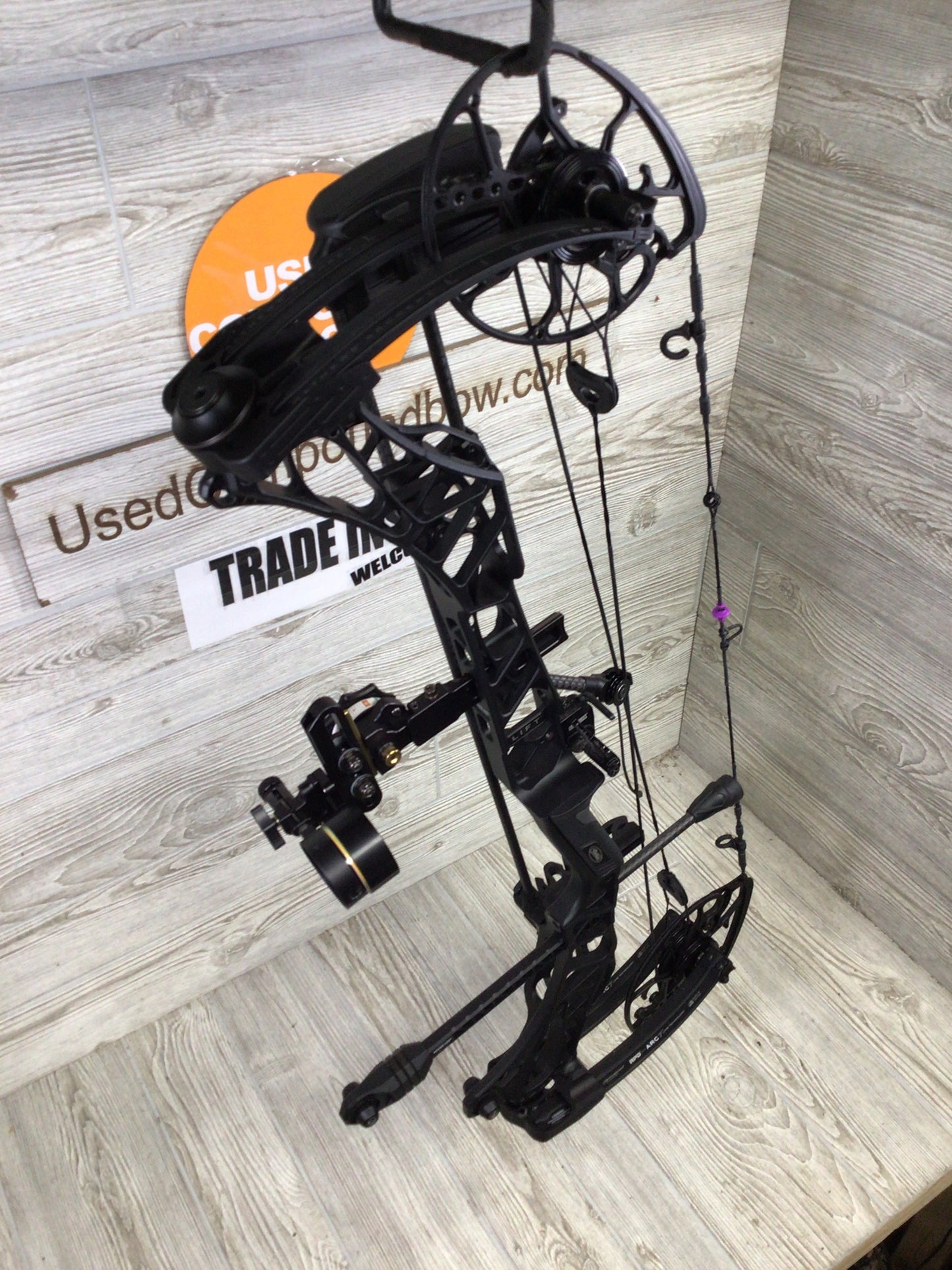 Used Mathews Lift RS RH Black Lightweight Limb Package
