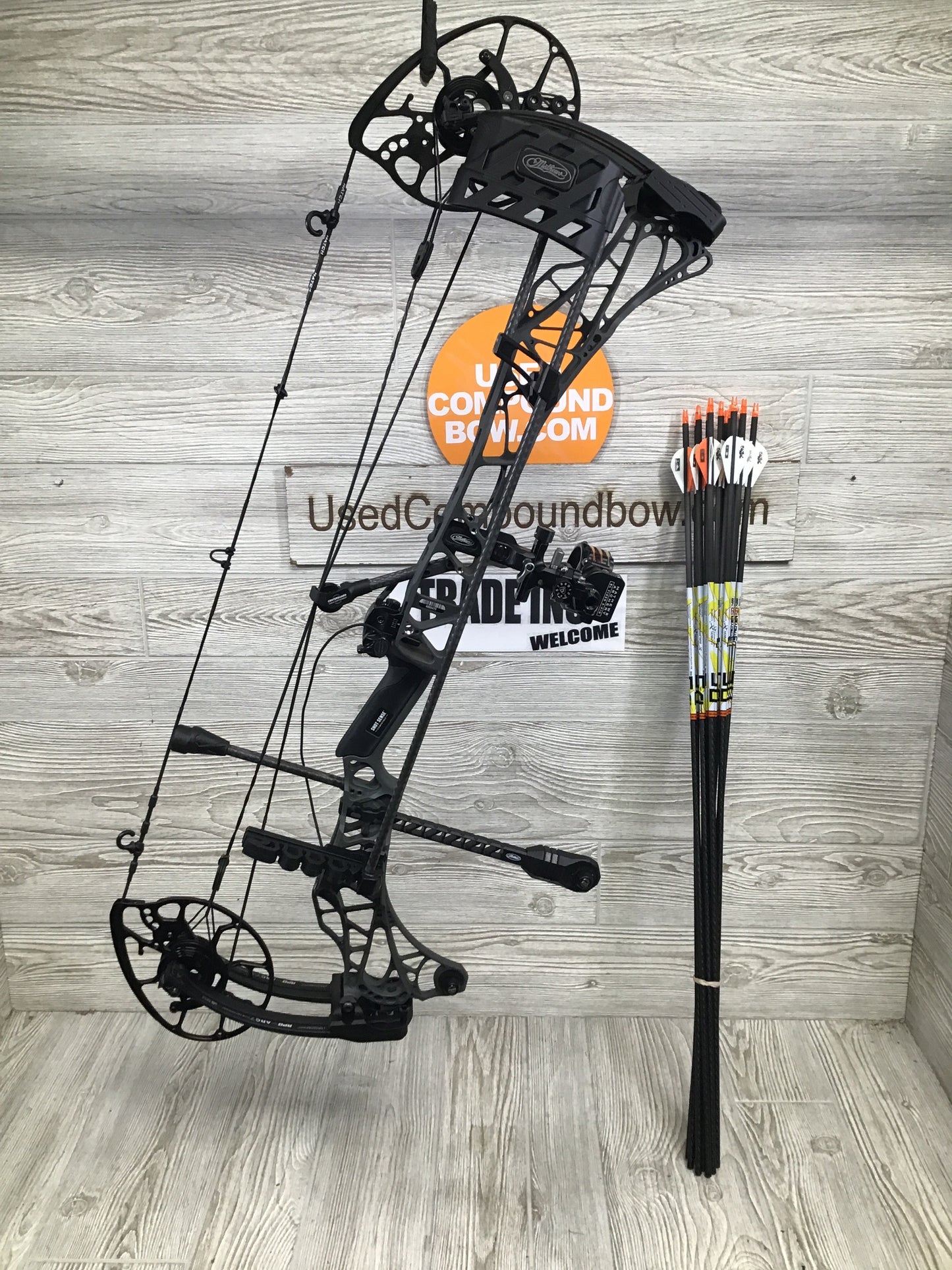 Used Mathews Lift X 29.5 Right Hand Shale Riser/Black Limbs 28/70 LOADED Package