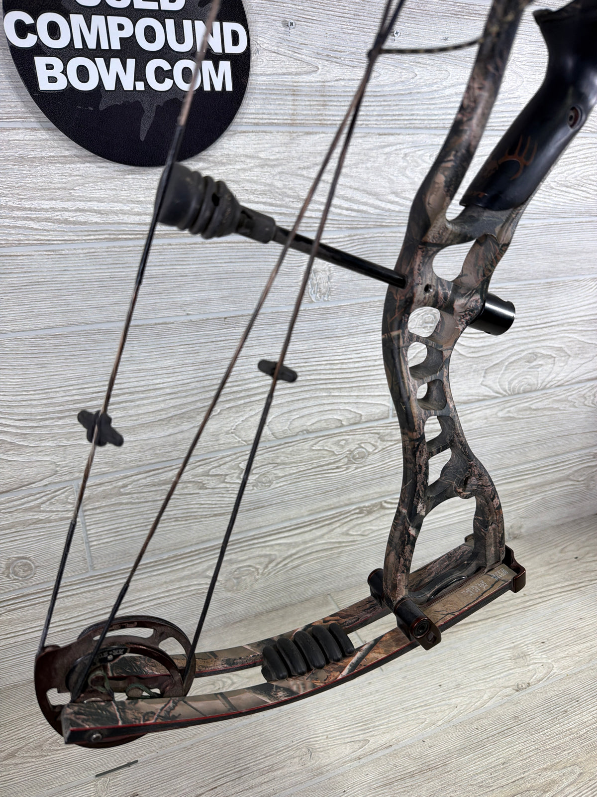 Hoyt CRX 32 27.5"/70# Right Handed Realtree package