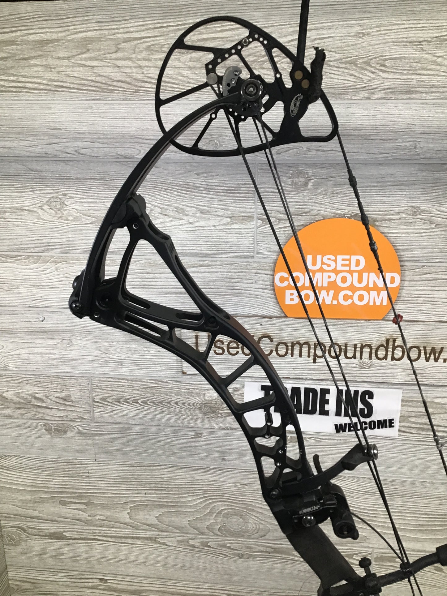 Used Bowtech Realm SR6 Left Hand Black 50-60#