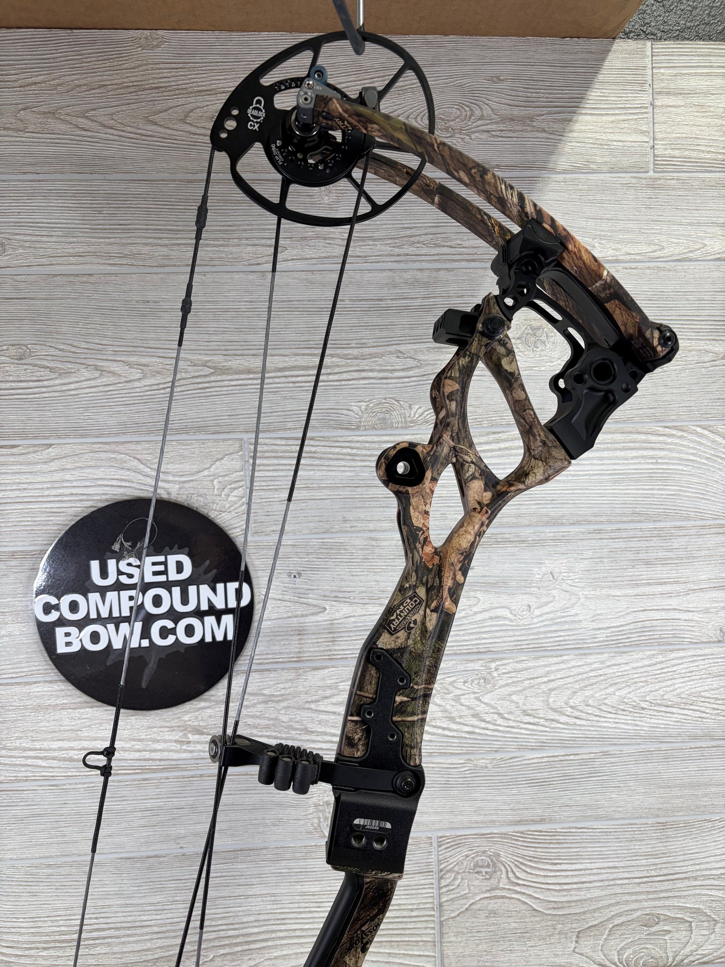 Bowtech Carbon One X 60-70# RH Mossy Oak New Bow