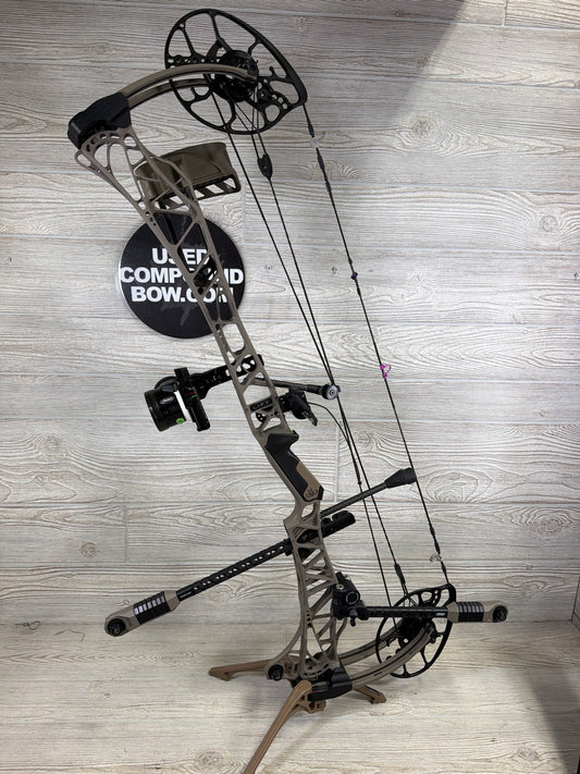 Mathews Lift 33 RH Granite 30" 70# Bow Package Loaded