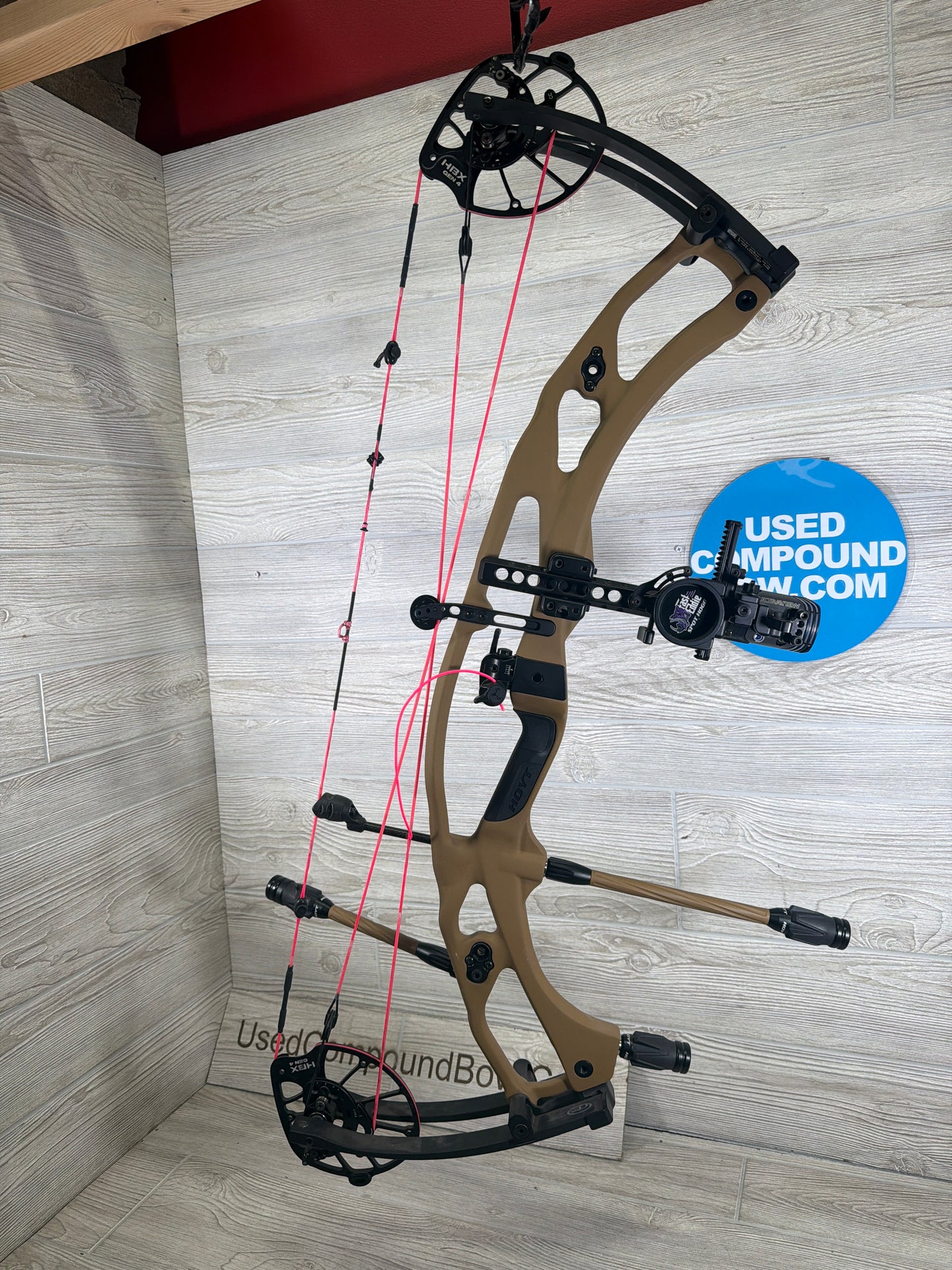 Used RX-9 Ultra 29" 70lb LOADED Bow Pkg
