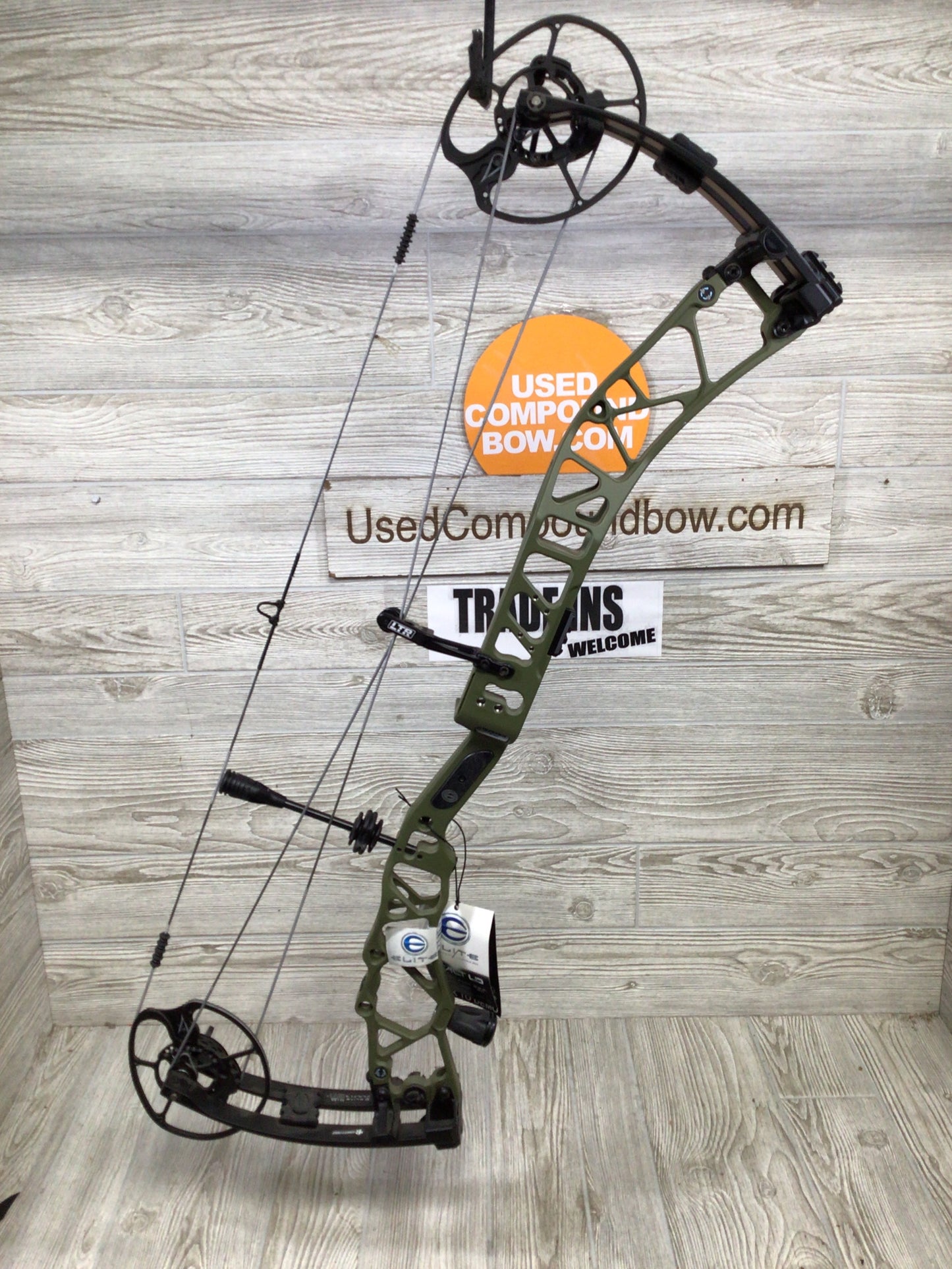 Elite Exalt LD OD Green Right Hand Bow 26.5-32" 60-70