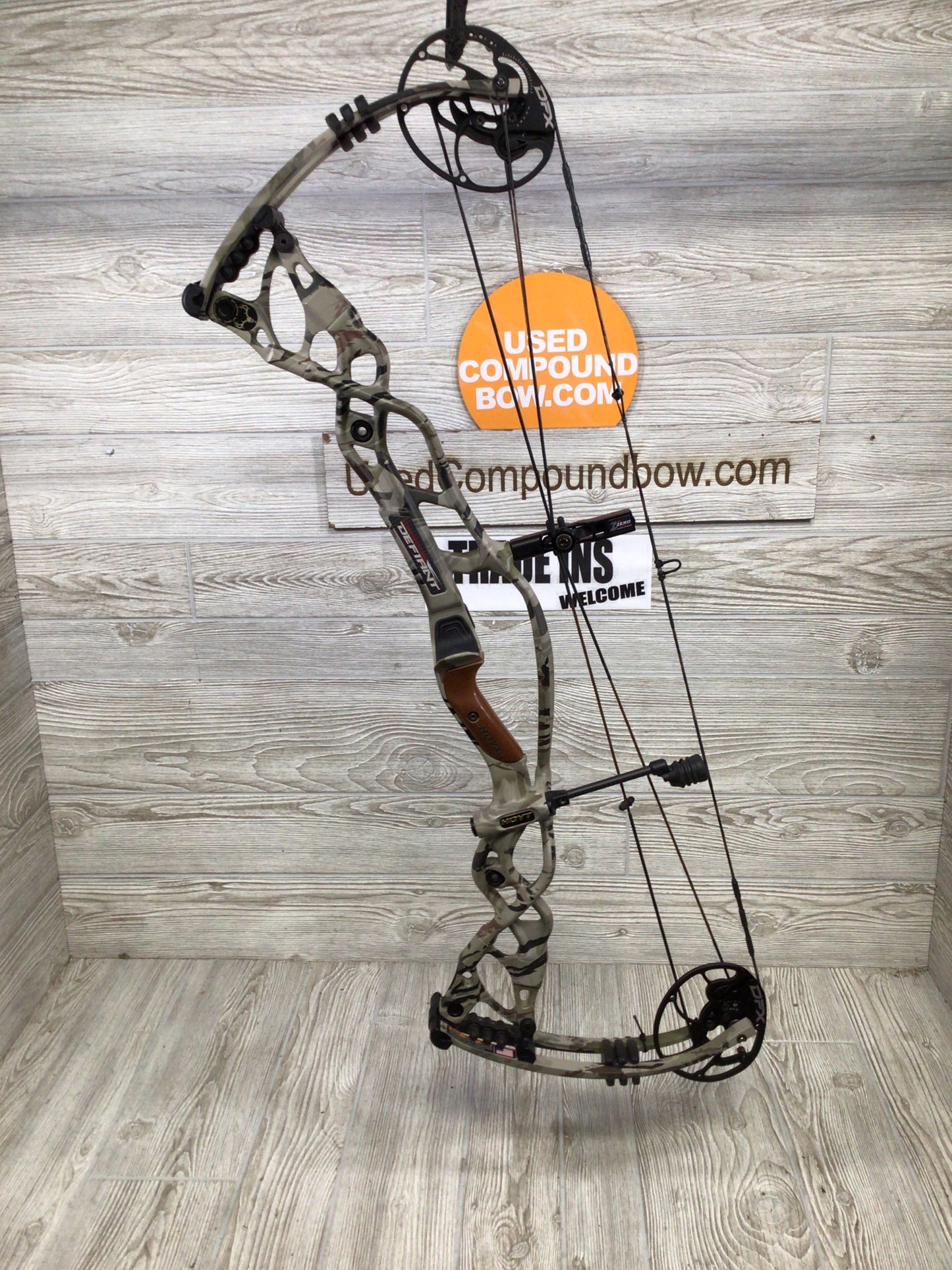 Hoyt Carbon Defiant 34 Right Handed Cam UA Ridge Reaper 29"-31" 60-70#