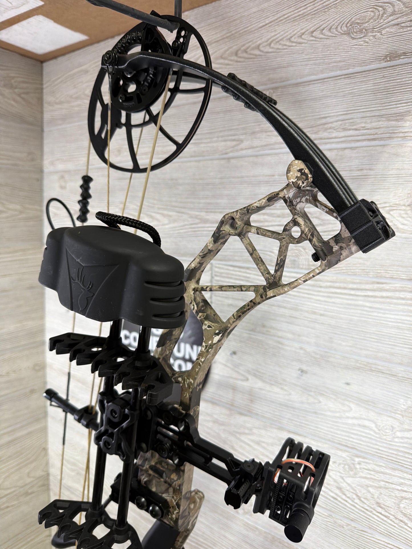 Bear Whitetail Legend XR 70# Right Hand Package