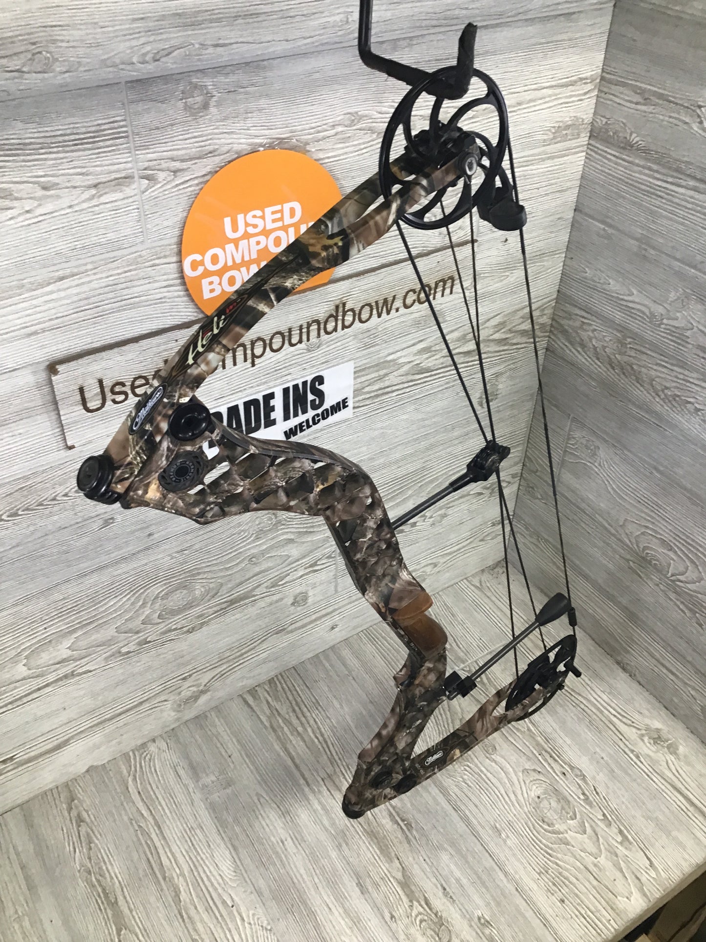 Used Mathews Heli-M 27.5/70# Right Handed (new Strings)