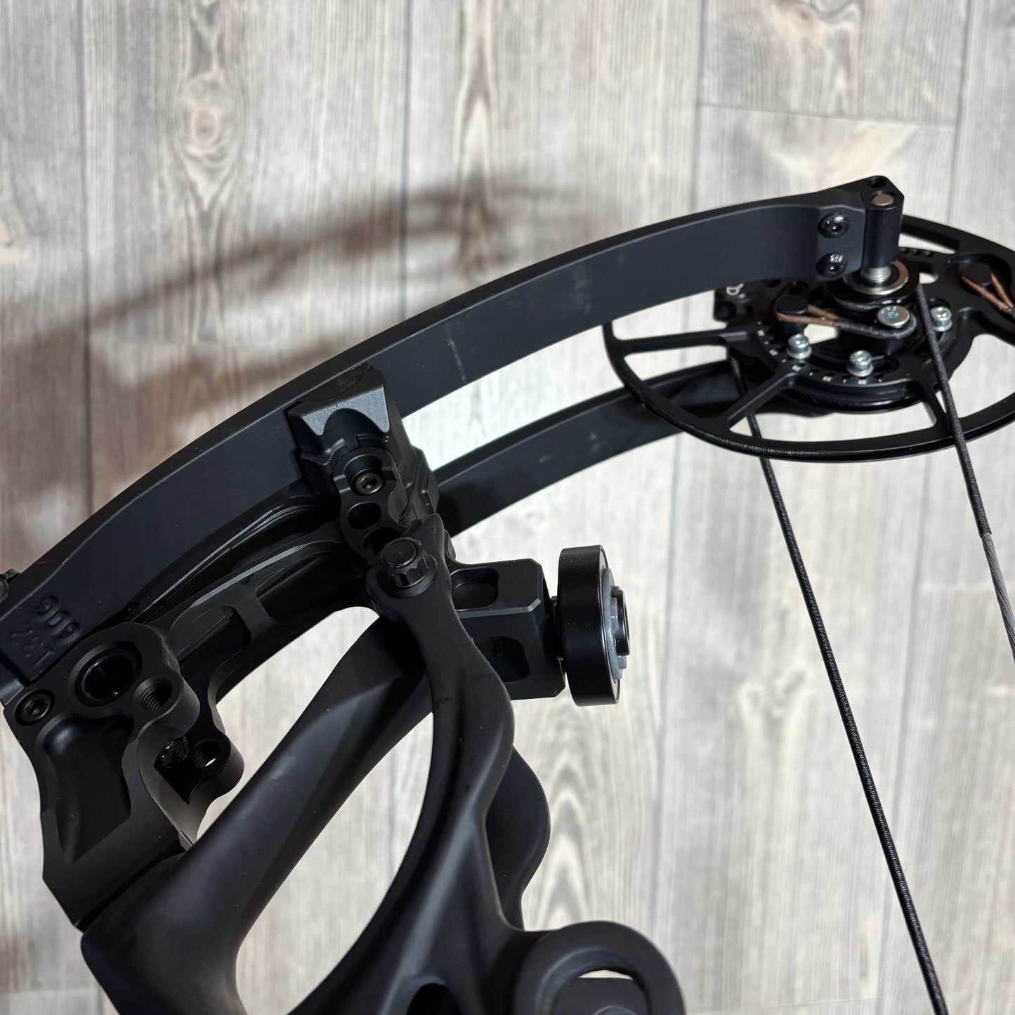 Bowtech Carbon One X 60-70# RH Black