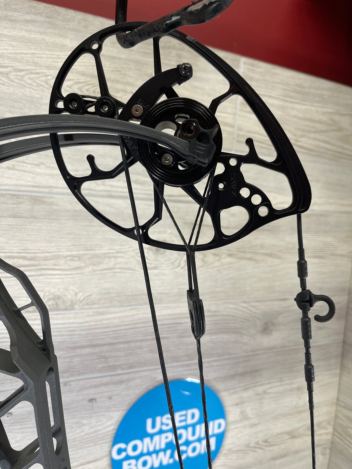 Used Mathews Lift X 33 Shale Left Hand