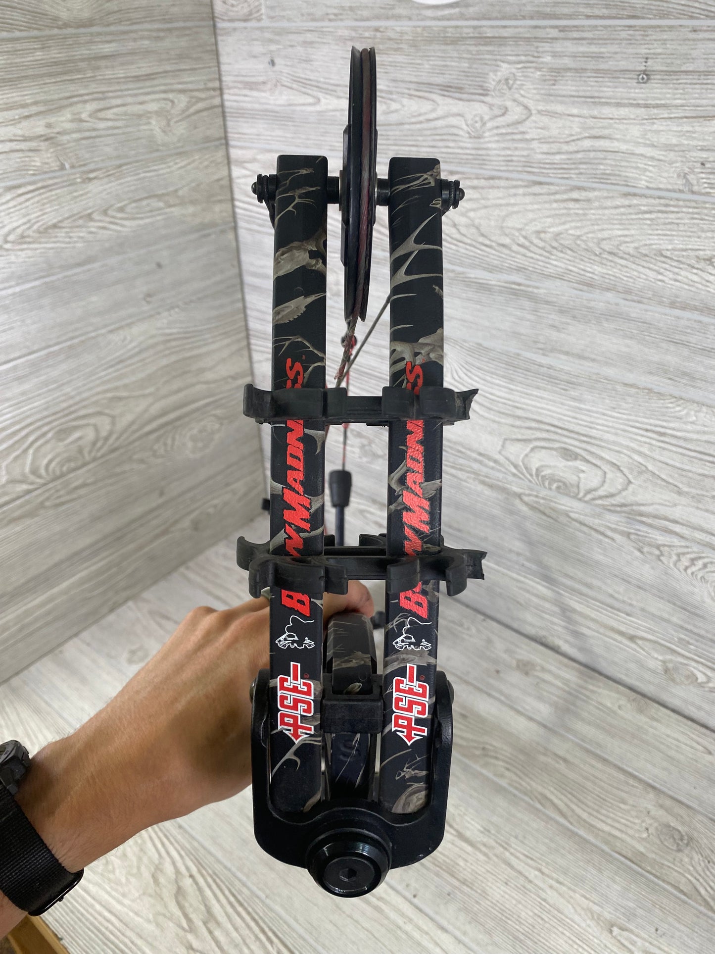 PSE Bow Madness Right Hand 25-30" 60-70lb Bow Pkg