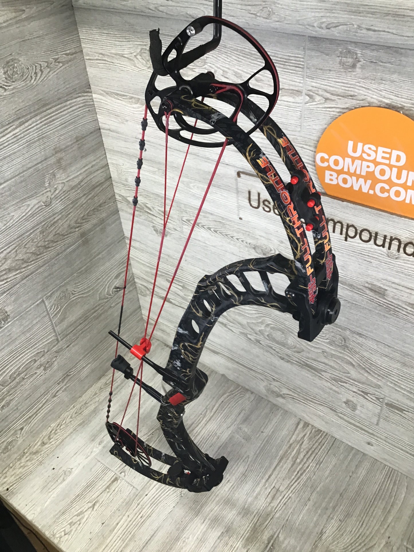NEW PSE full throttle 27.5 70# Skullworks camo Right Handed