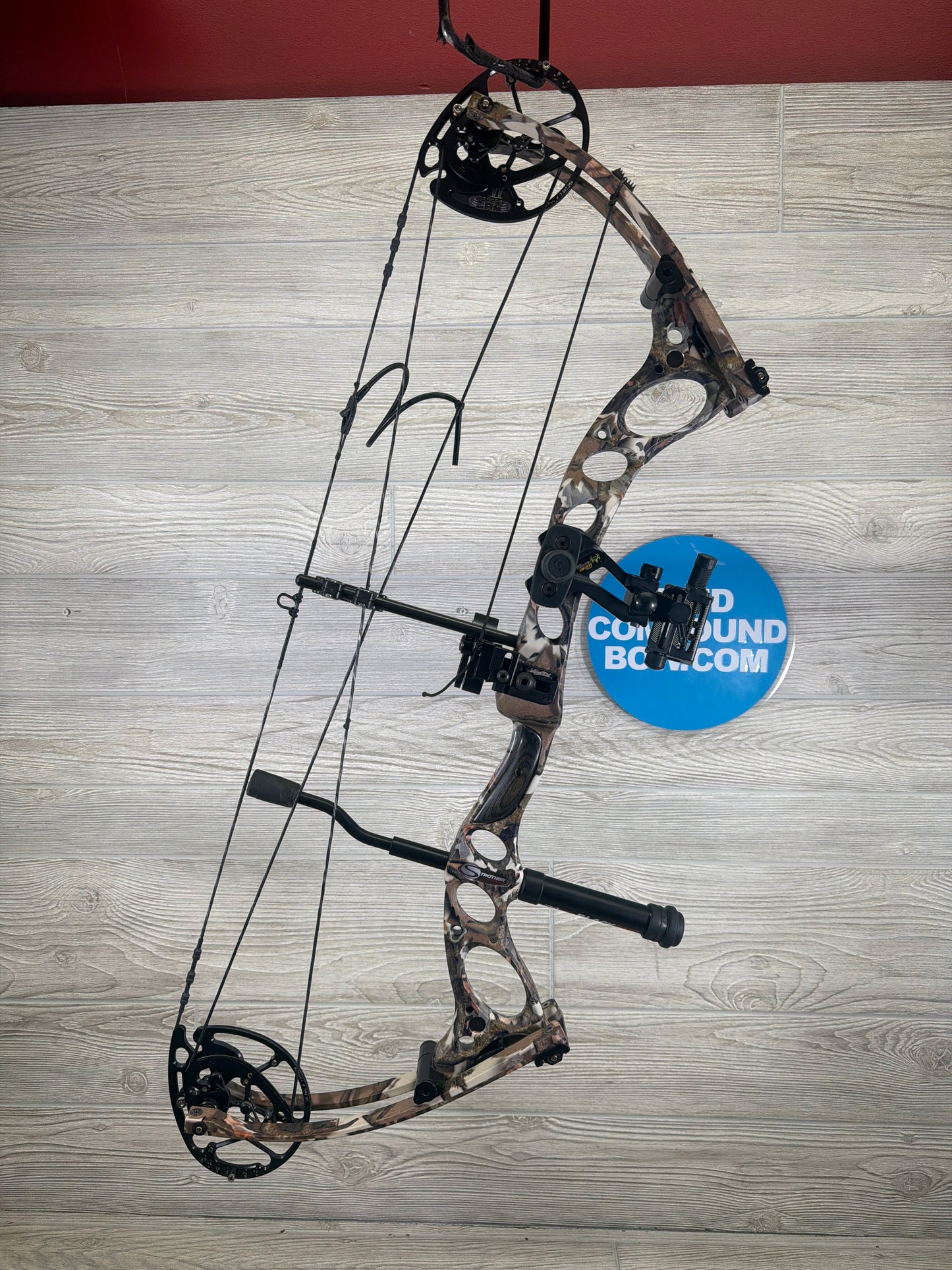 Used Strother Wrath SHO 28" 70lb Right Hand Camo Bow Pkg