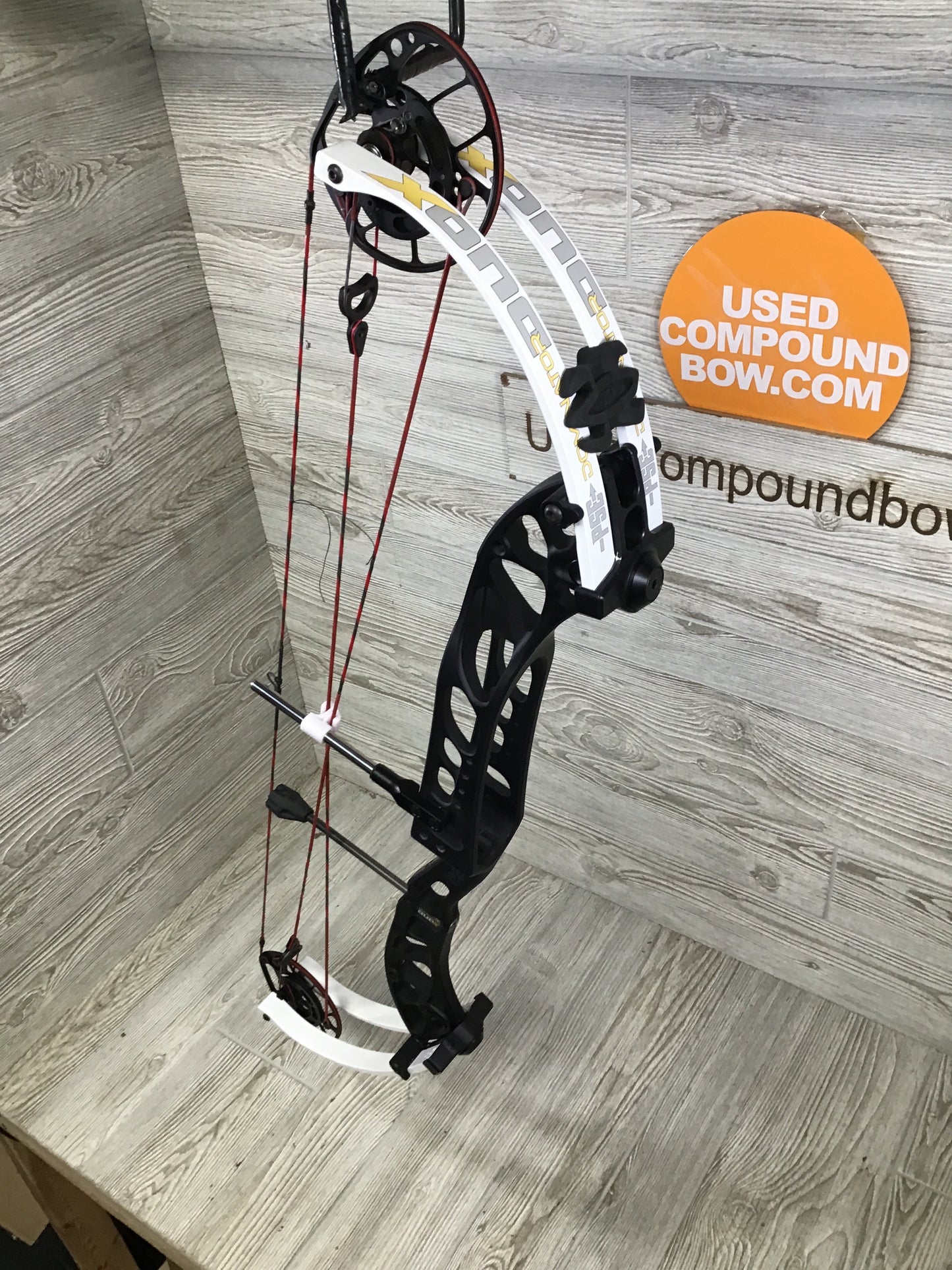 Used PSE Dominator DUO 35 50-60# Black W/White Limbs