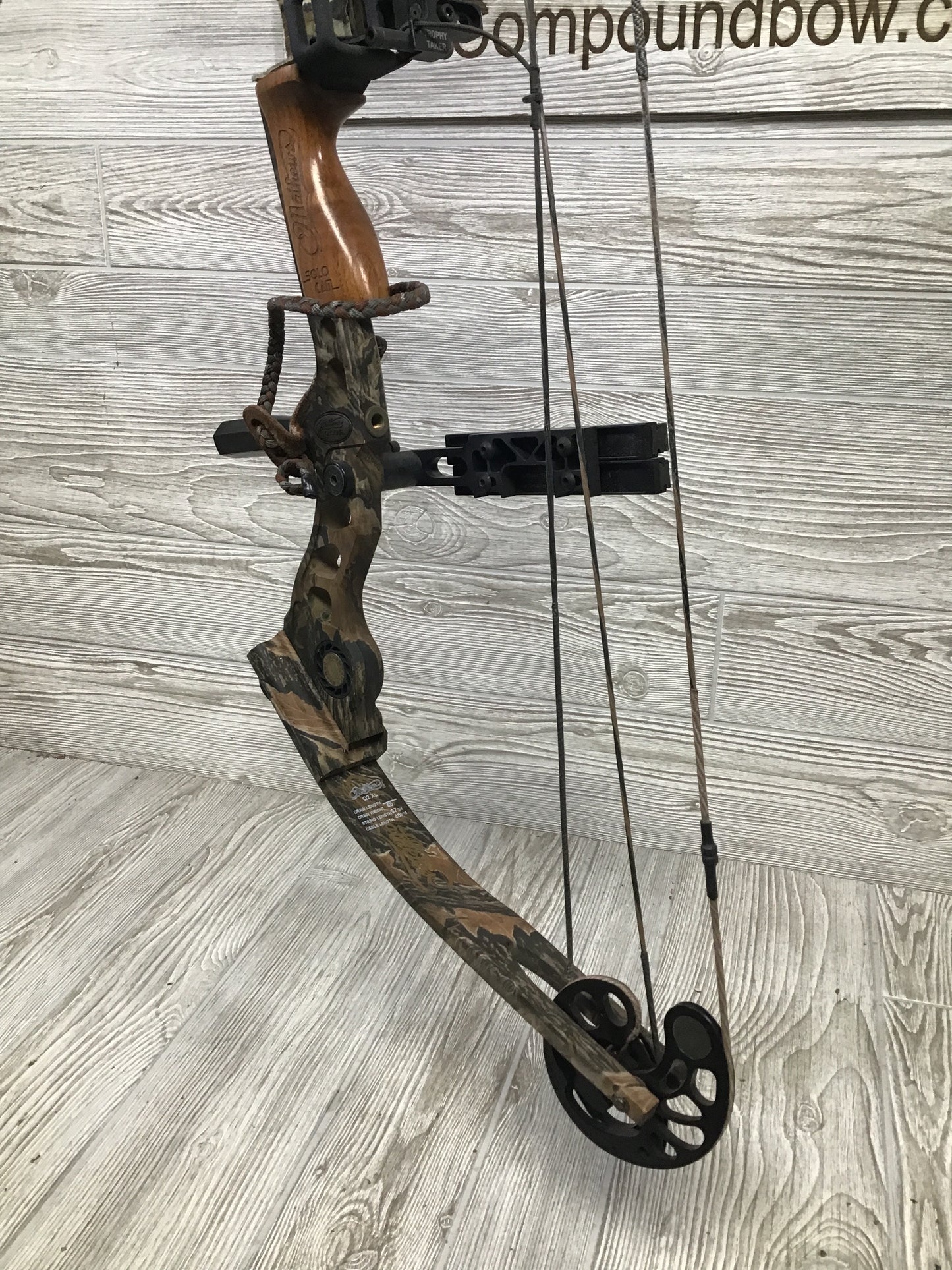 Used Mathews Q2 XL 27" 60lb Right Handed Bow PKG