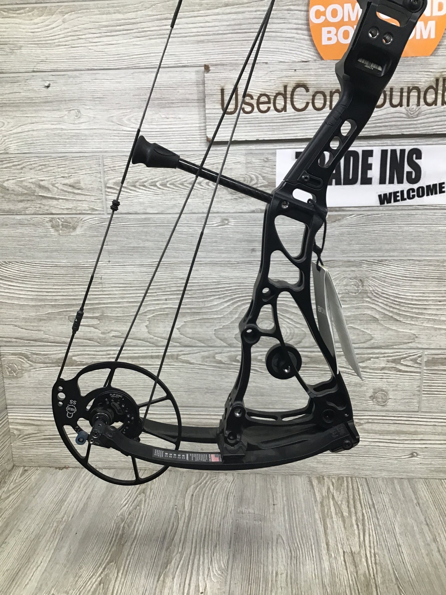 Bowtech Core SS 60-70# Black Right Handed