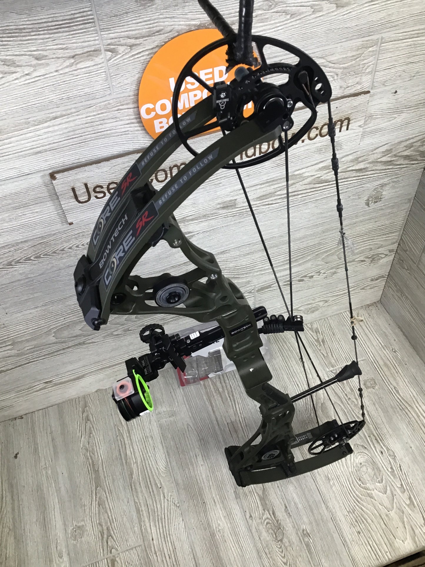 Bowtech Core SR 60-70lbs Right Hand OD Green with Centermass Black gold dual Track sight