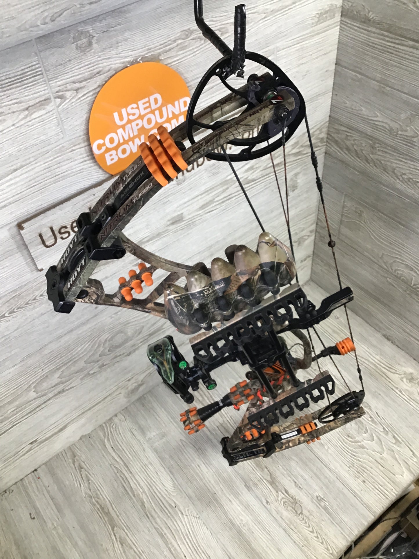 Used Hoyt Nitrum Turbo Left Handed 55-65# 30" PKG