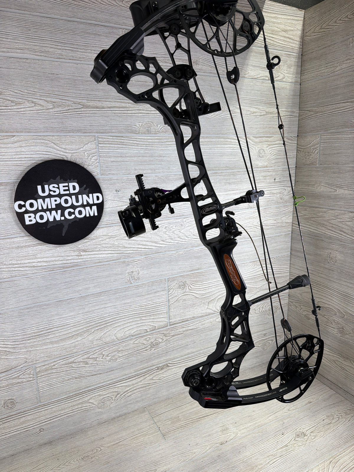 Used Mathews Triax 29.5" 70lb Black Bow Pkg