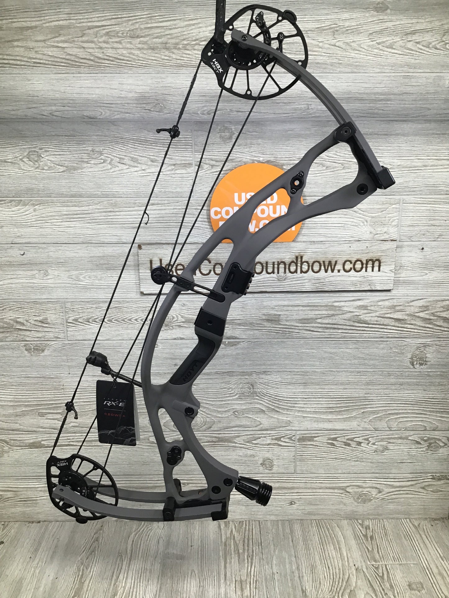 NEW Hoyt RX-8 Right Hand 60-70# Tombstone 28.5-30"