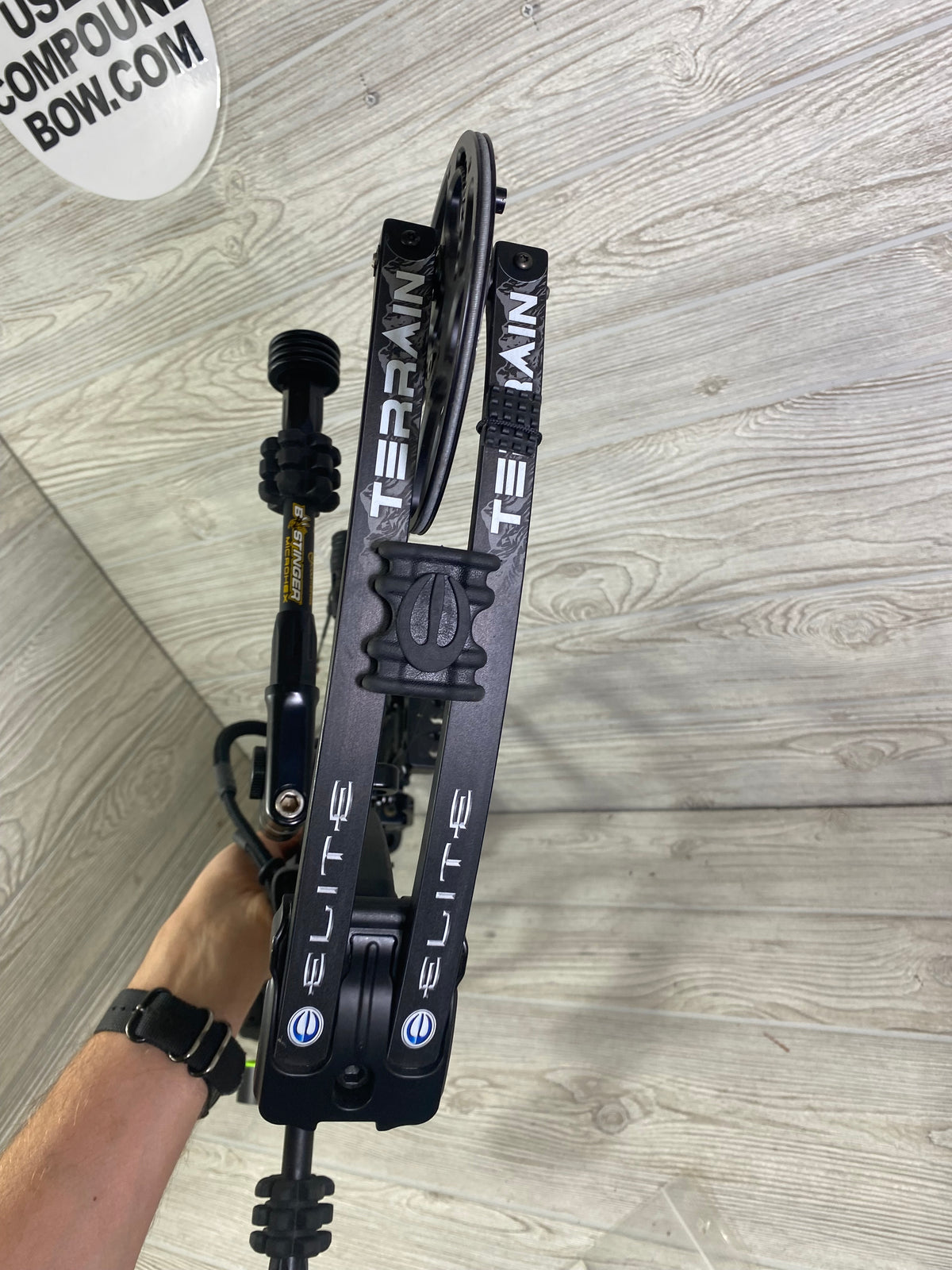 Used Elite Terrain RH Black 25.5-31.5" 55-70# Bow LOADED