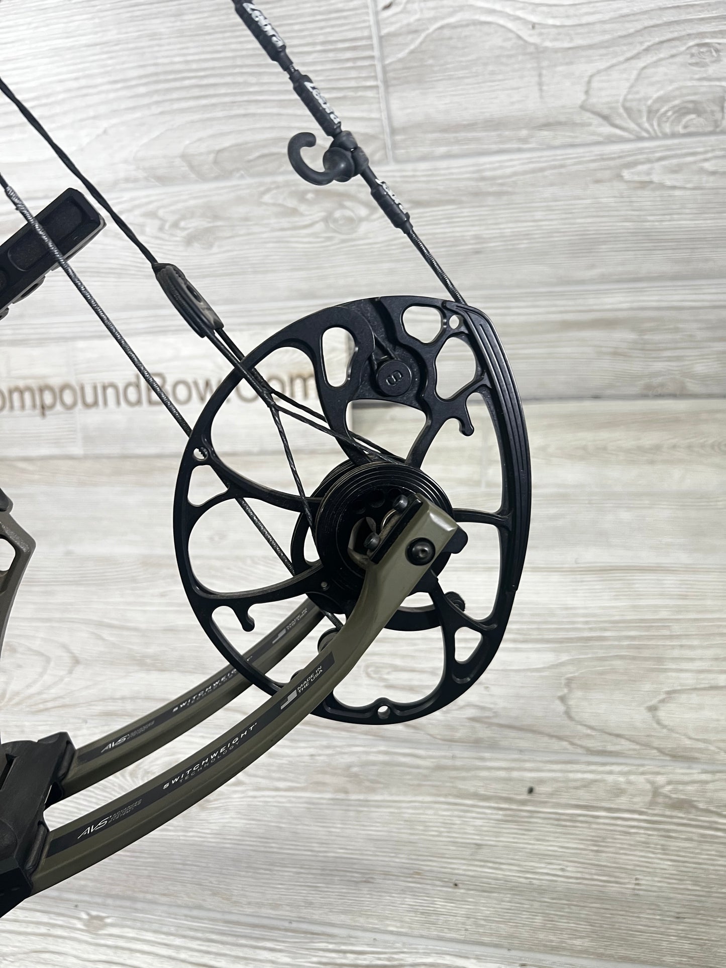 Used Mathews V3X 29 Ambush Green Right Handed Garmin Package