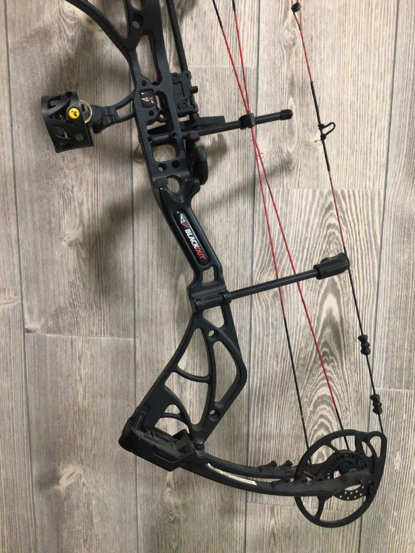 Cabelas Blackout Pursuit Black 28" 70lbs