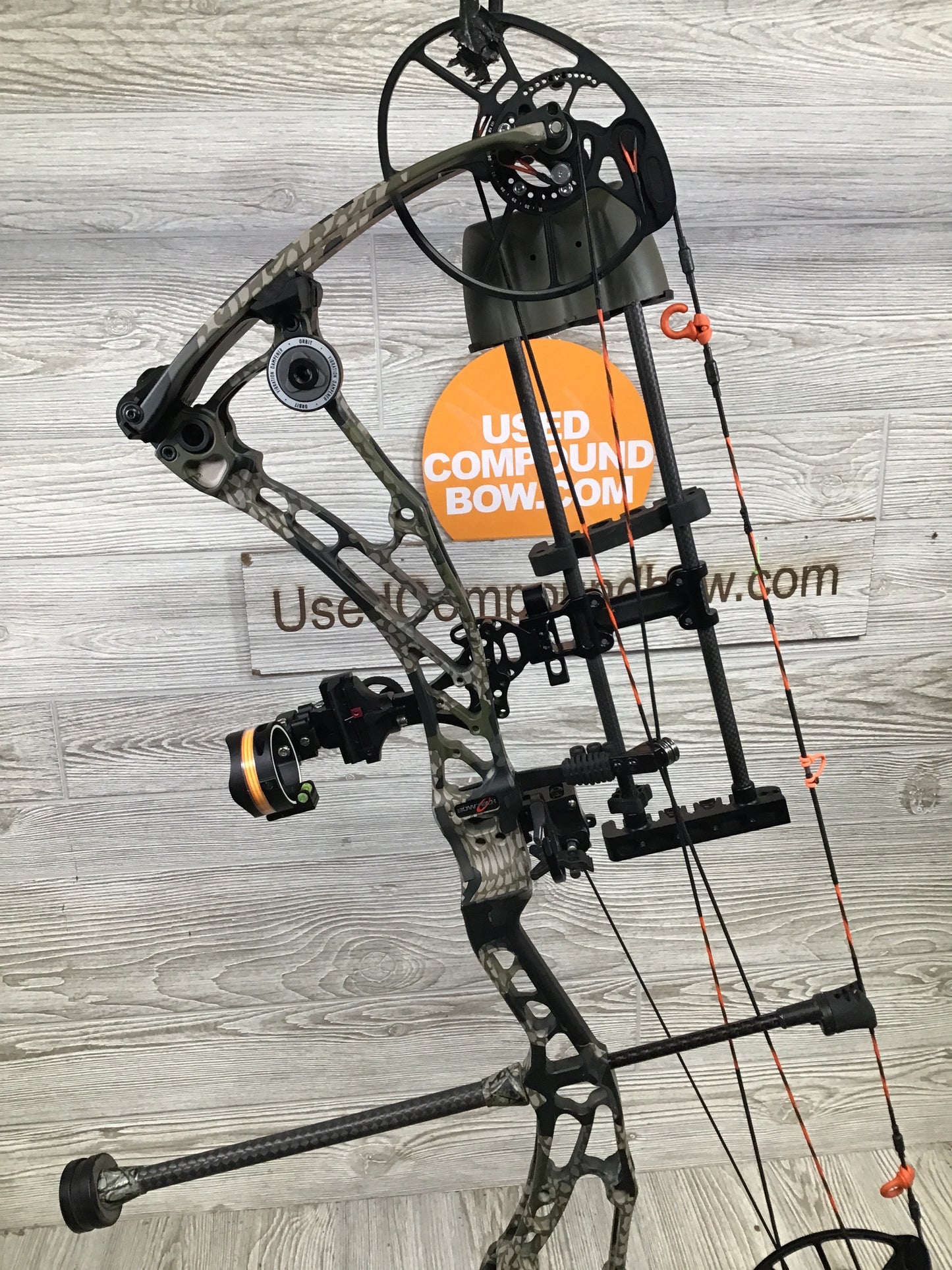 Used Bowtech Solution SS RH Kuiu 60-70lbs loaded package