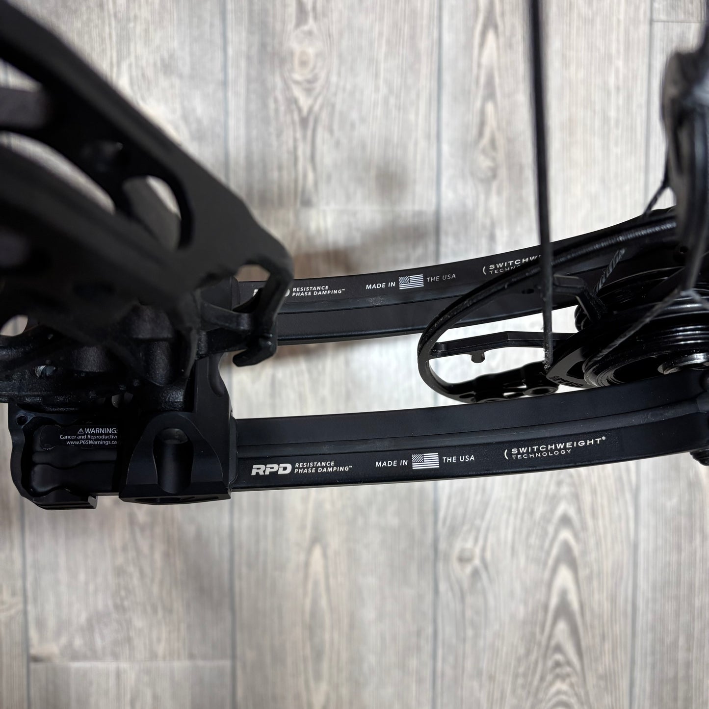 Used Mathews ARC 34 RH Black with SysymX Strings