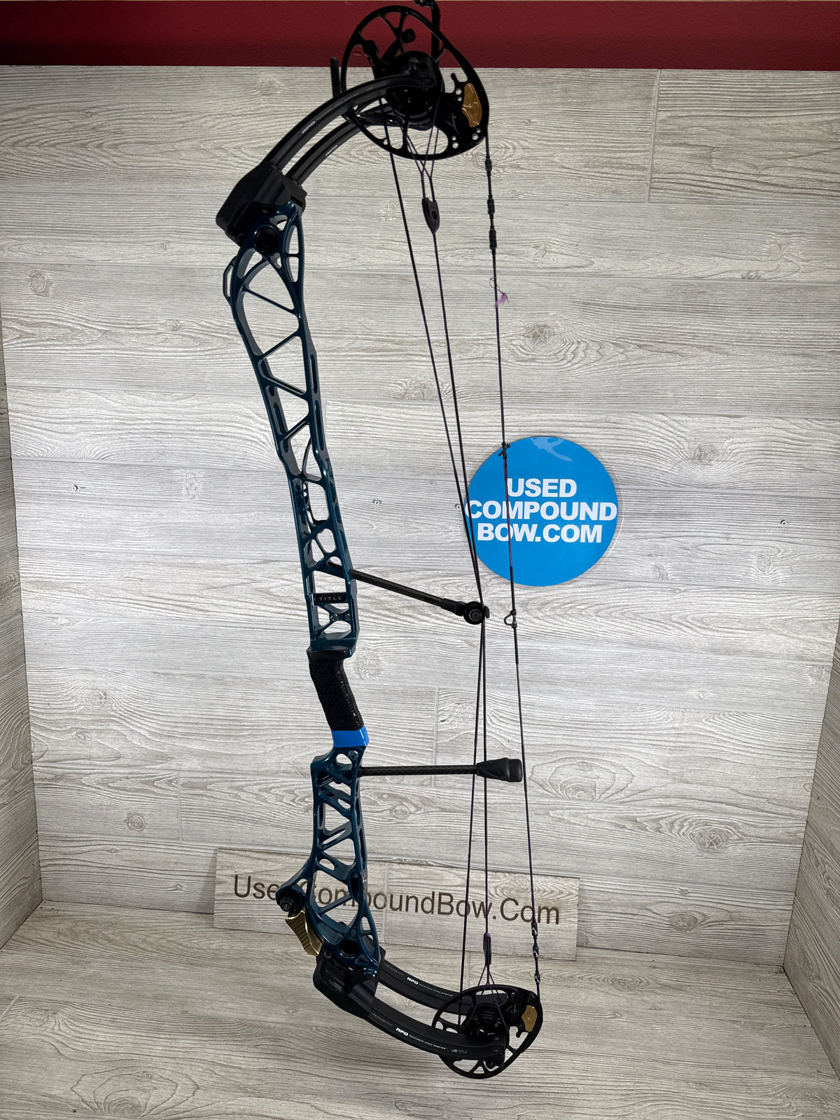 Used Mathews Title 38 (Gen 2) Teal Black Limbs custom purple strings RH
