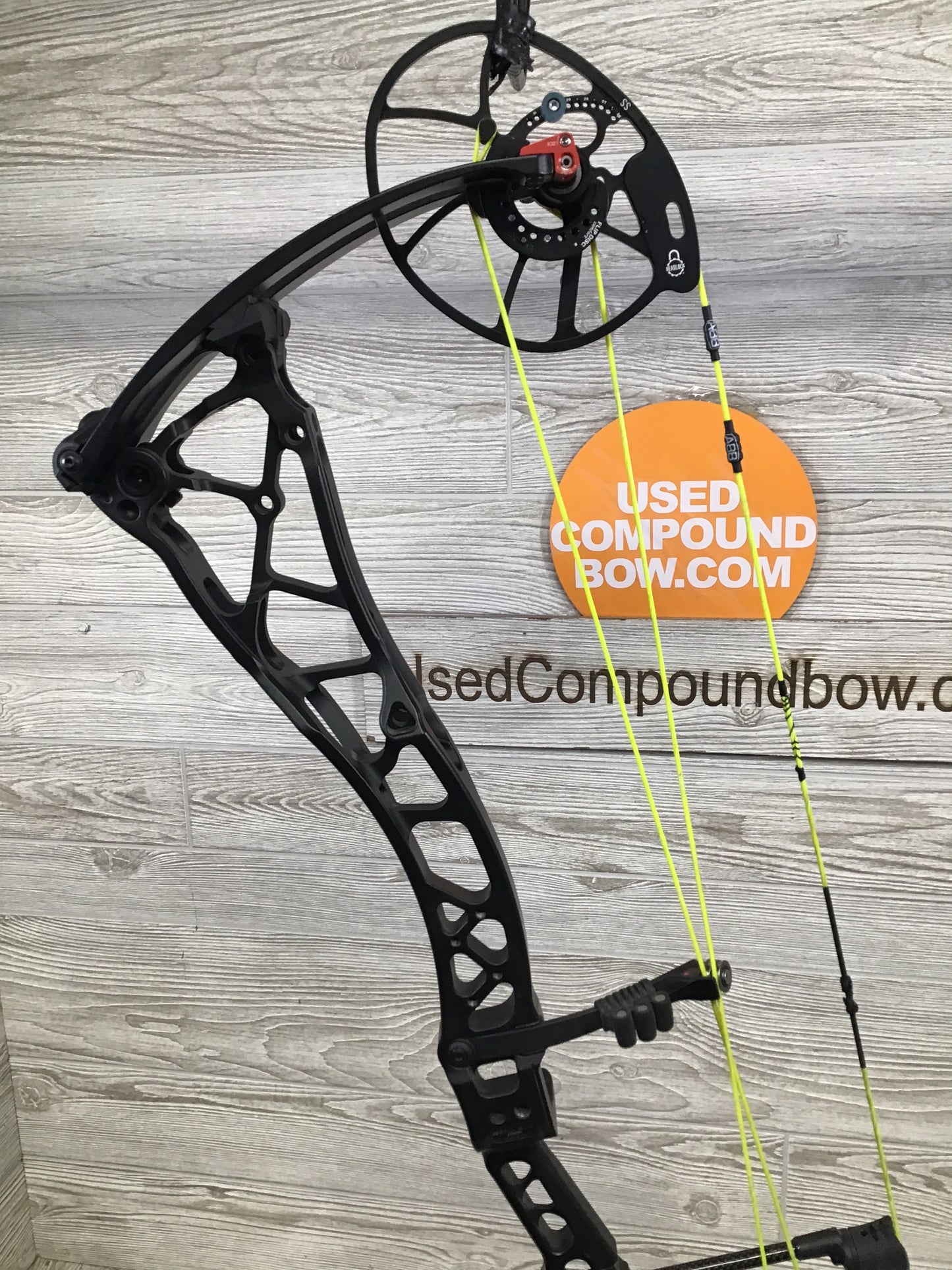 Used Bowtech SS34 Left Handed Black 26-31.5 60-70#