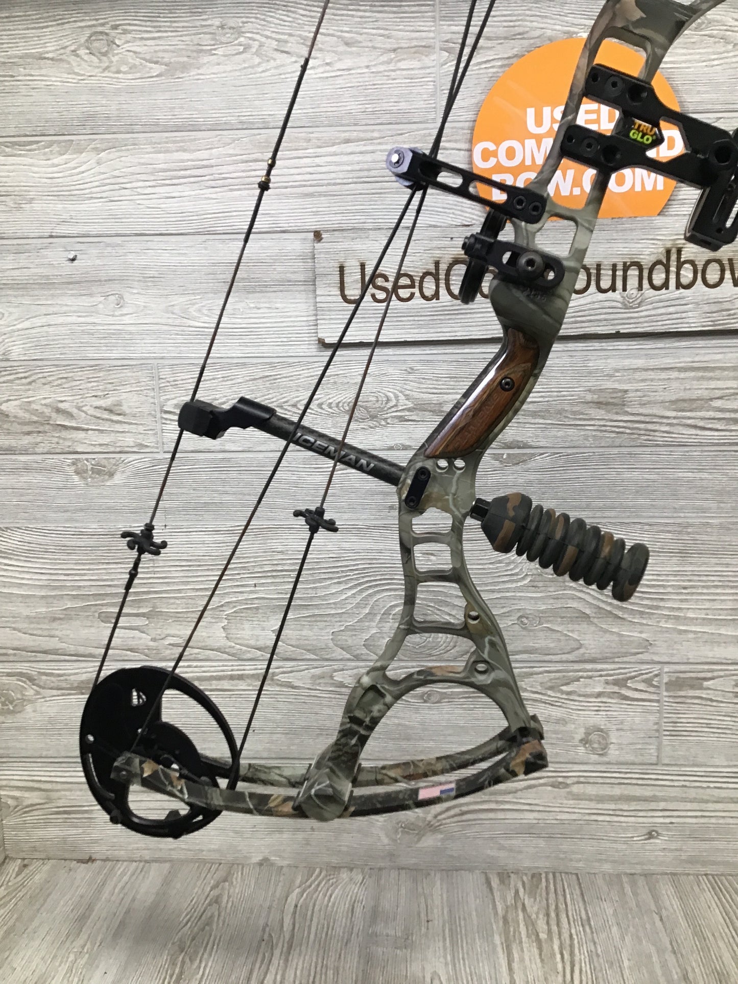 Diamond Iceman Right Handed package 60-70# Camo